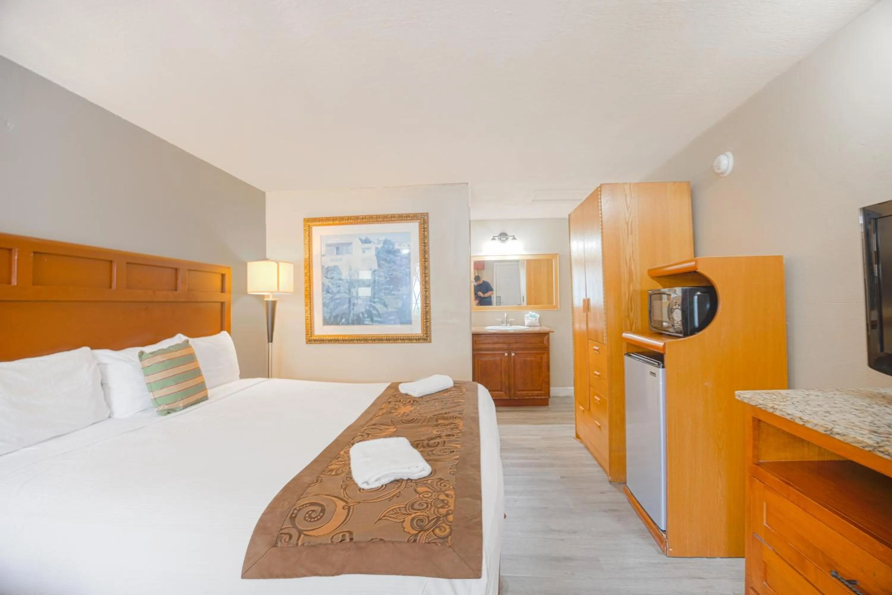 Bedroom, Bed in Liberty Garden Inn by OYO Kissimmee near Disney World