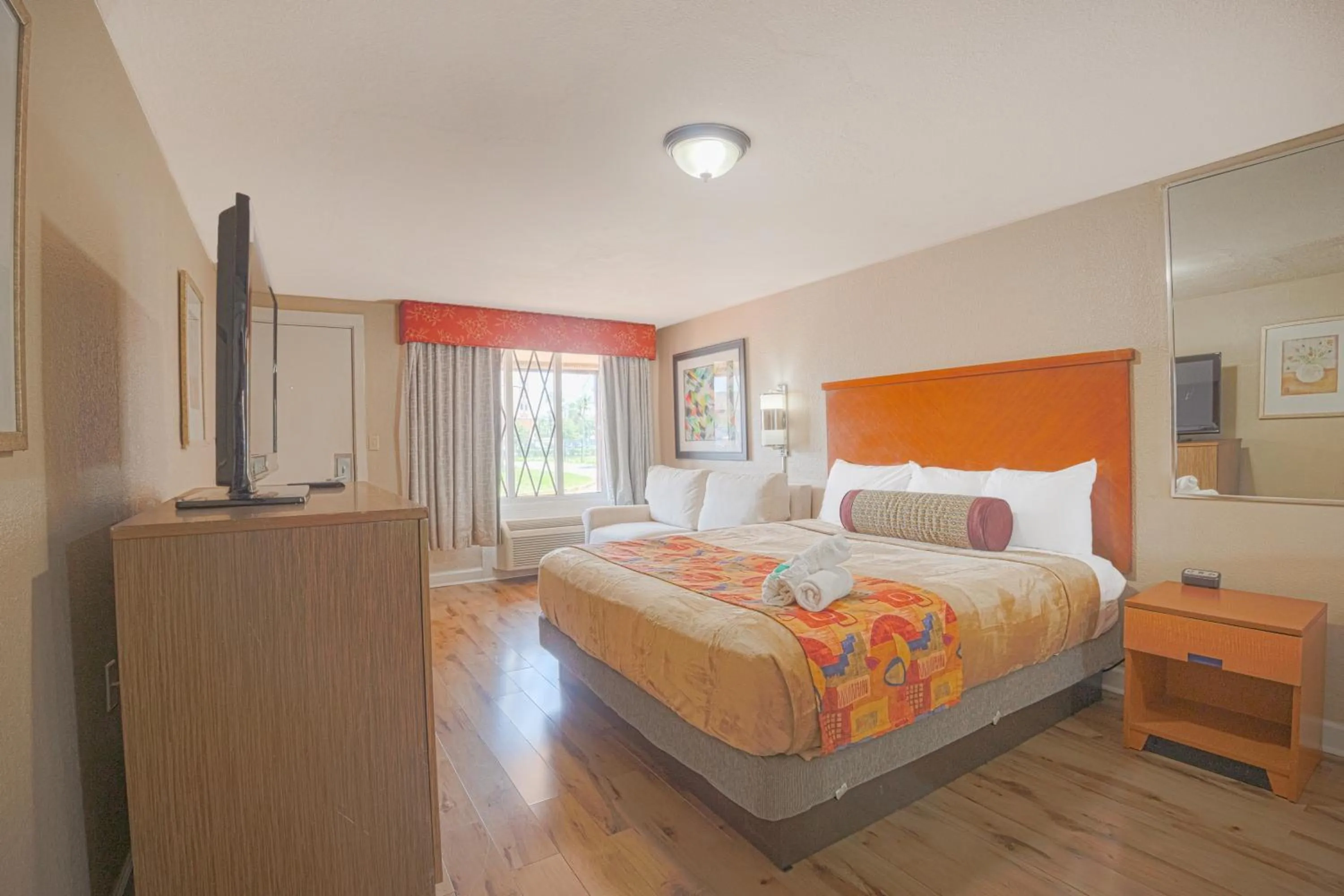 Bedroom, Bed in Liberty Garden Inn by OYO Kissimmee near Disney World