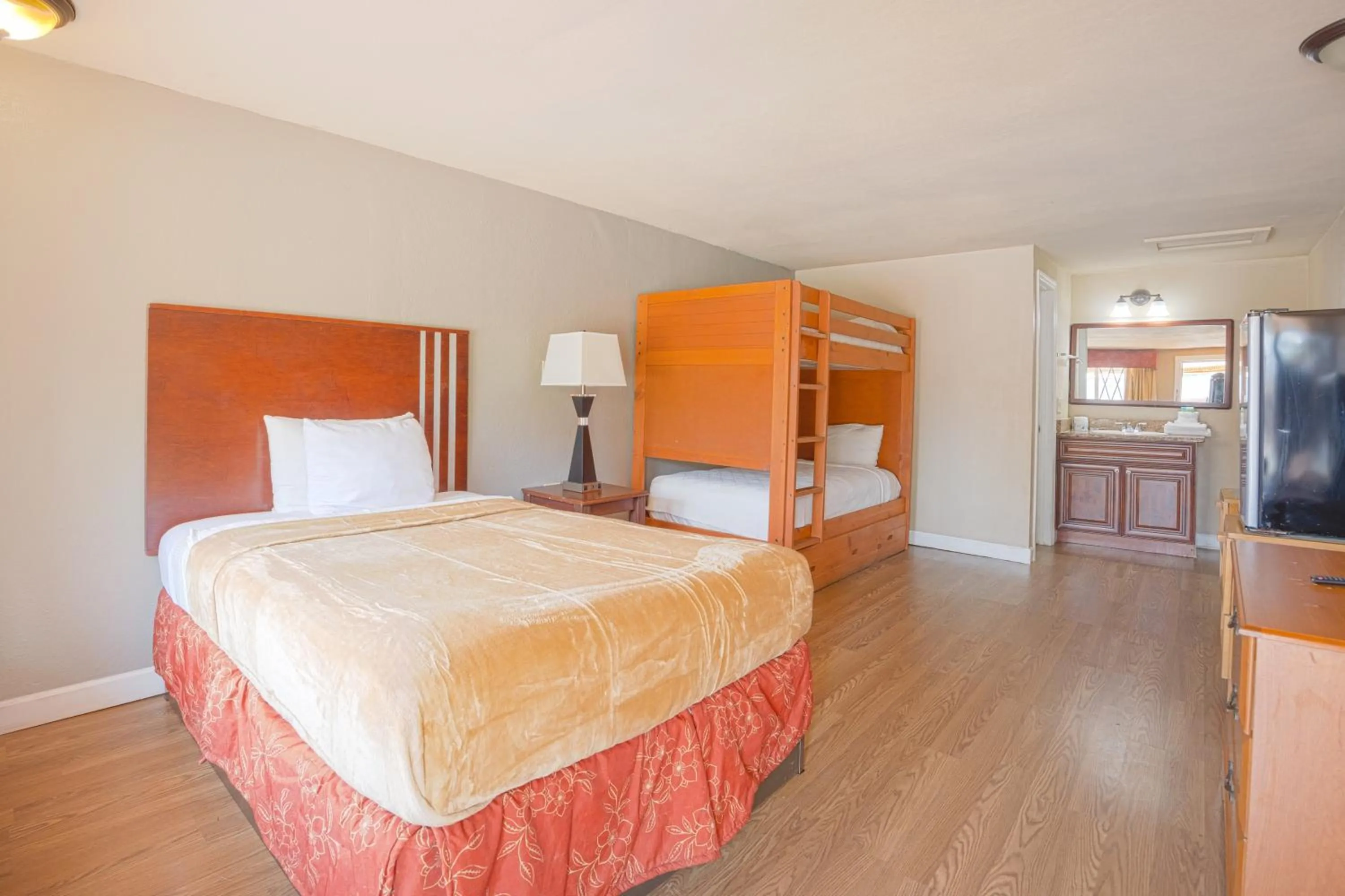 Bedroom, Bed in Liberty Garden Inn by OYO Kissimmee near Disney World