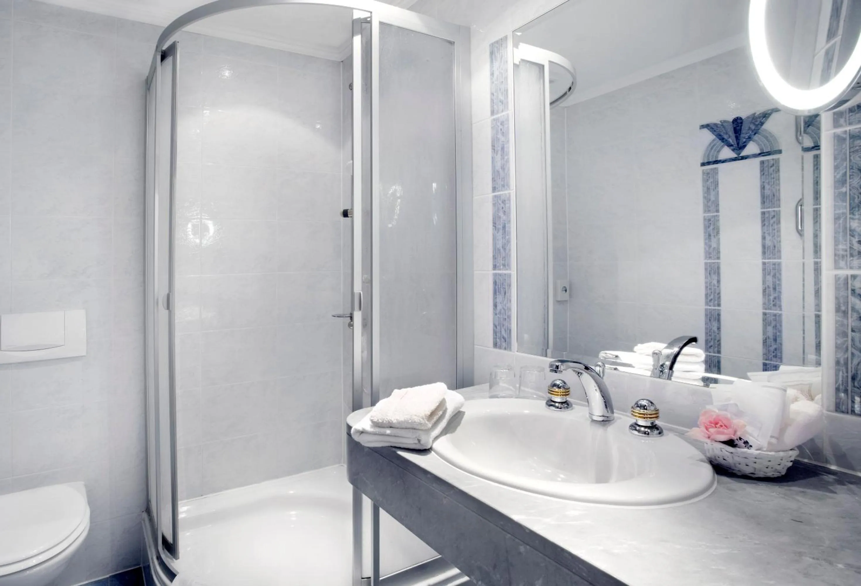 Photo of the whole room in Post-Hotel