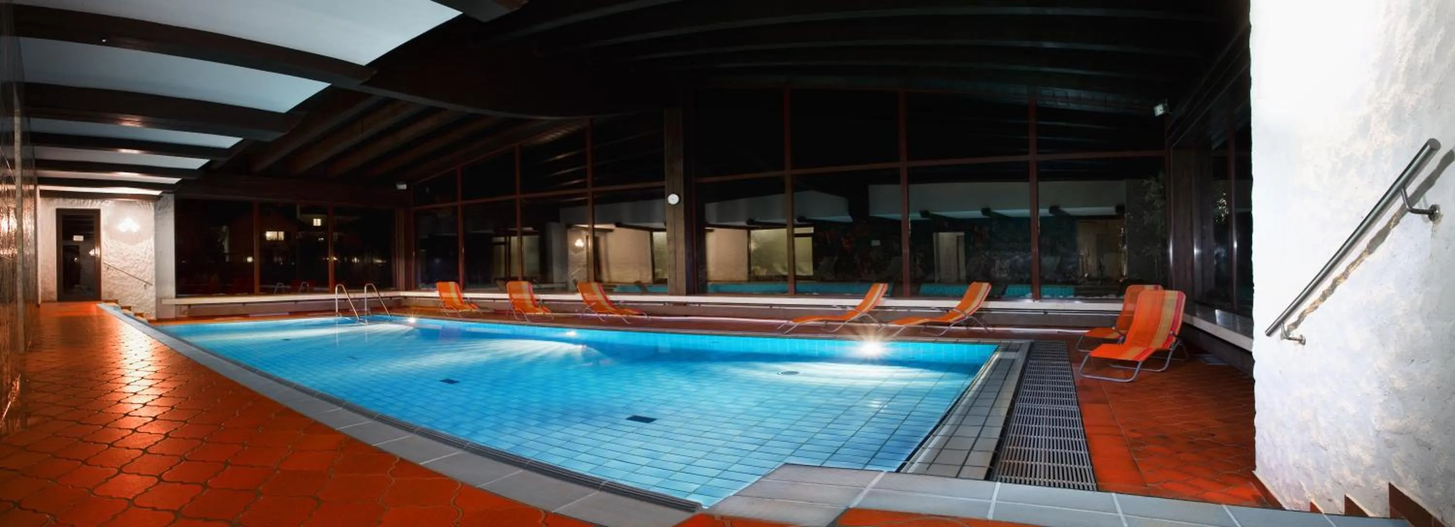 Swimming pool in Post-Hotel