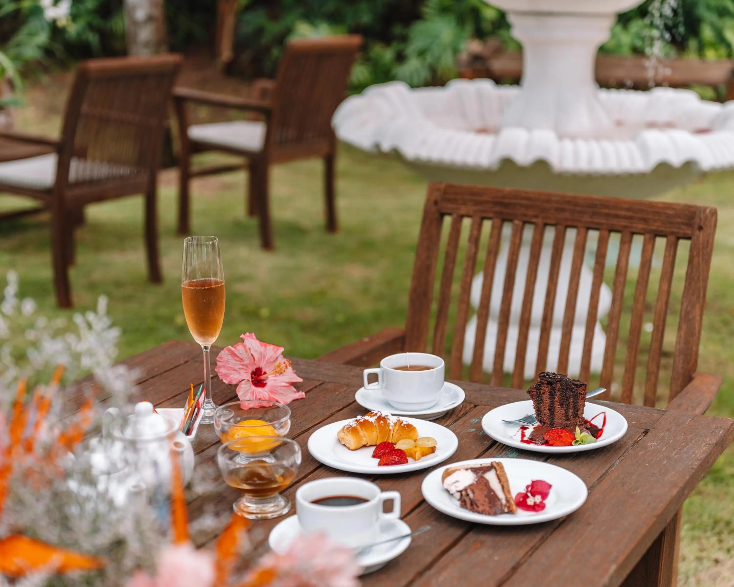 Garden in Le Village Boutique Hotel