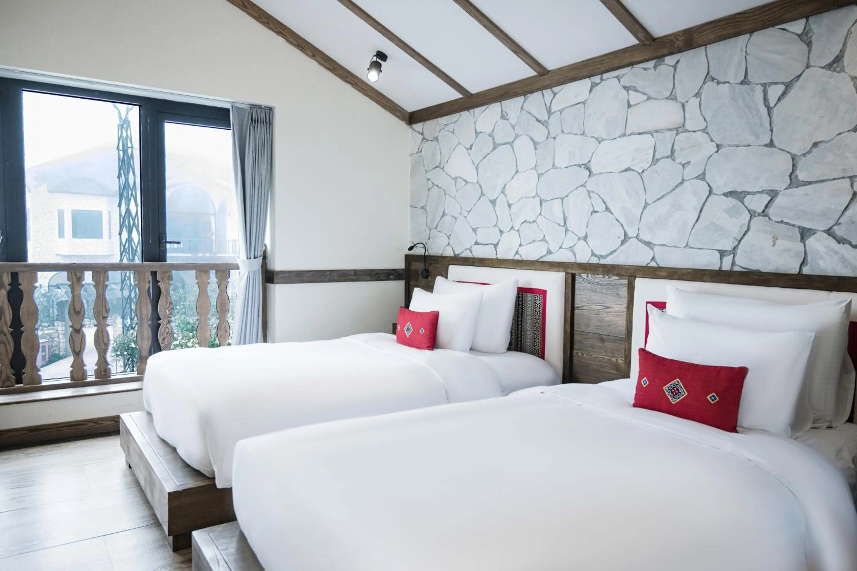 Bed in Sapa Catcat Hills Resort & Spa