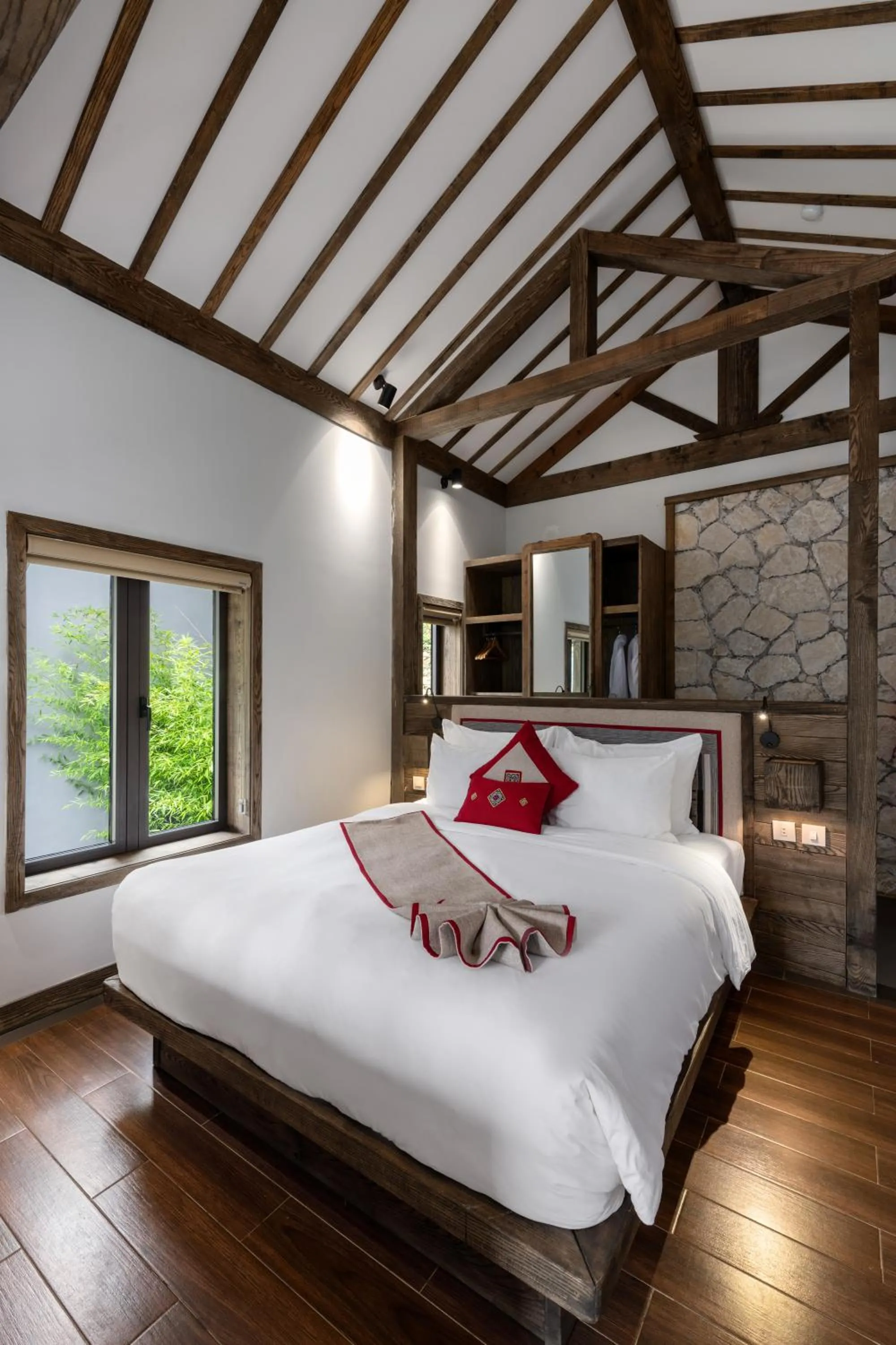 Bed in Sapa Catcat Hills Resort & Spa