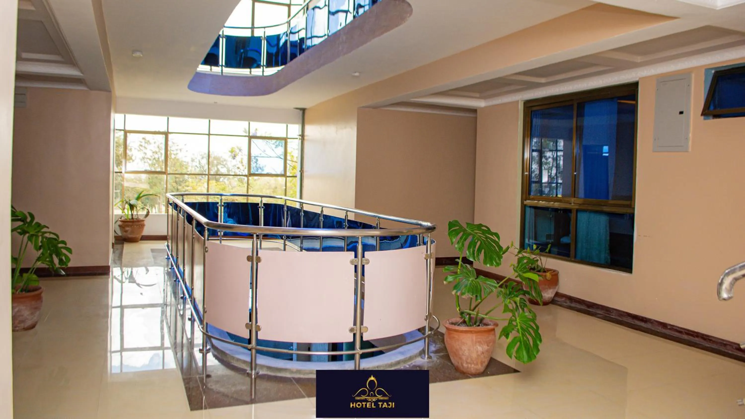 Balcony/Terrace in HOTEL TAJI