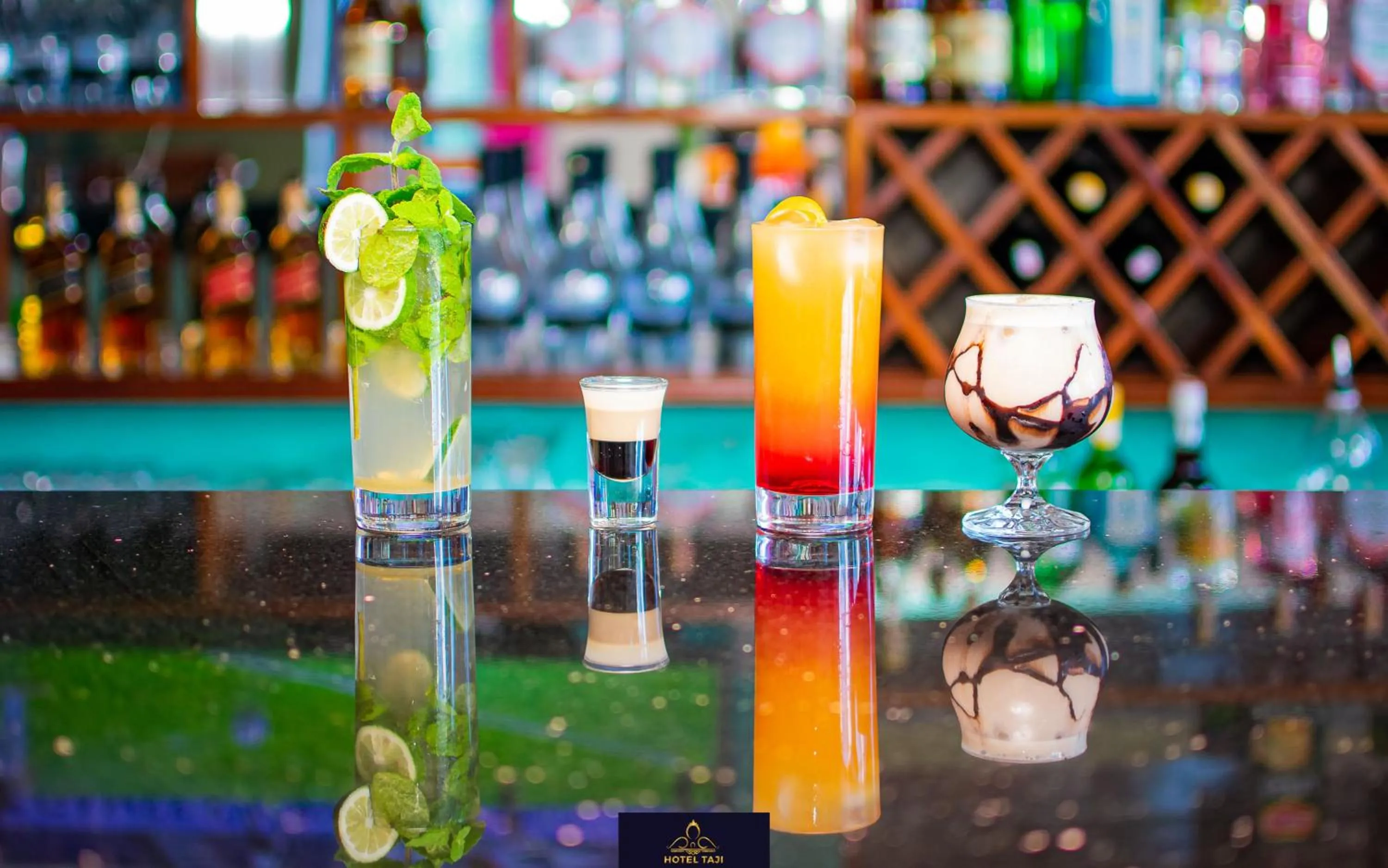 Restaurant/places to eat in HOTEL TAJI