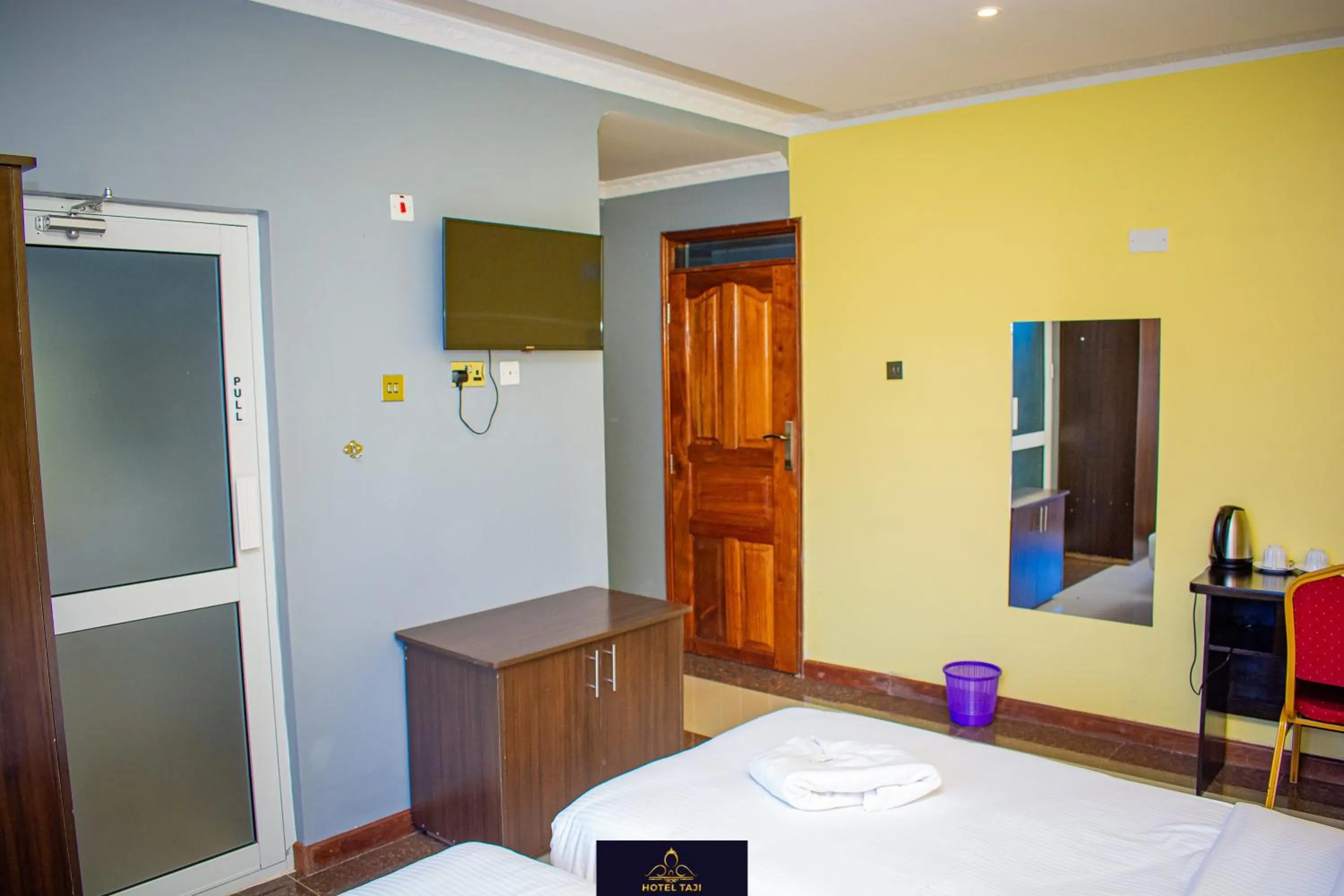 Bedroom, Bed in HOTEL TAJI