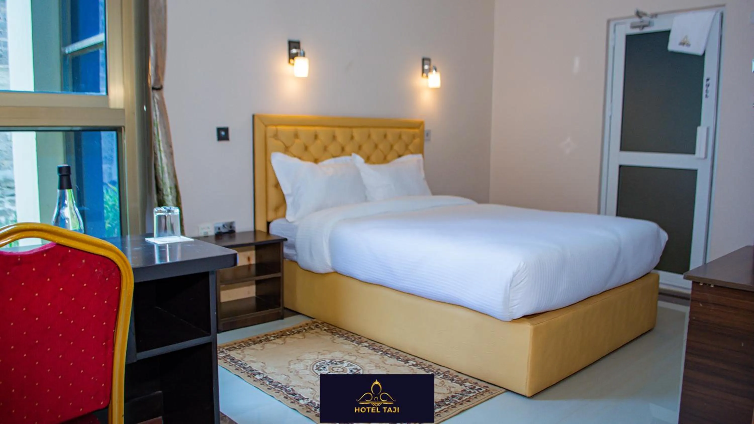 Bedroom, Bed in HOTEL TAJI