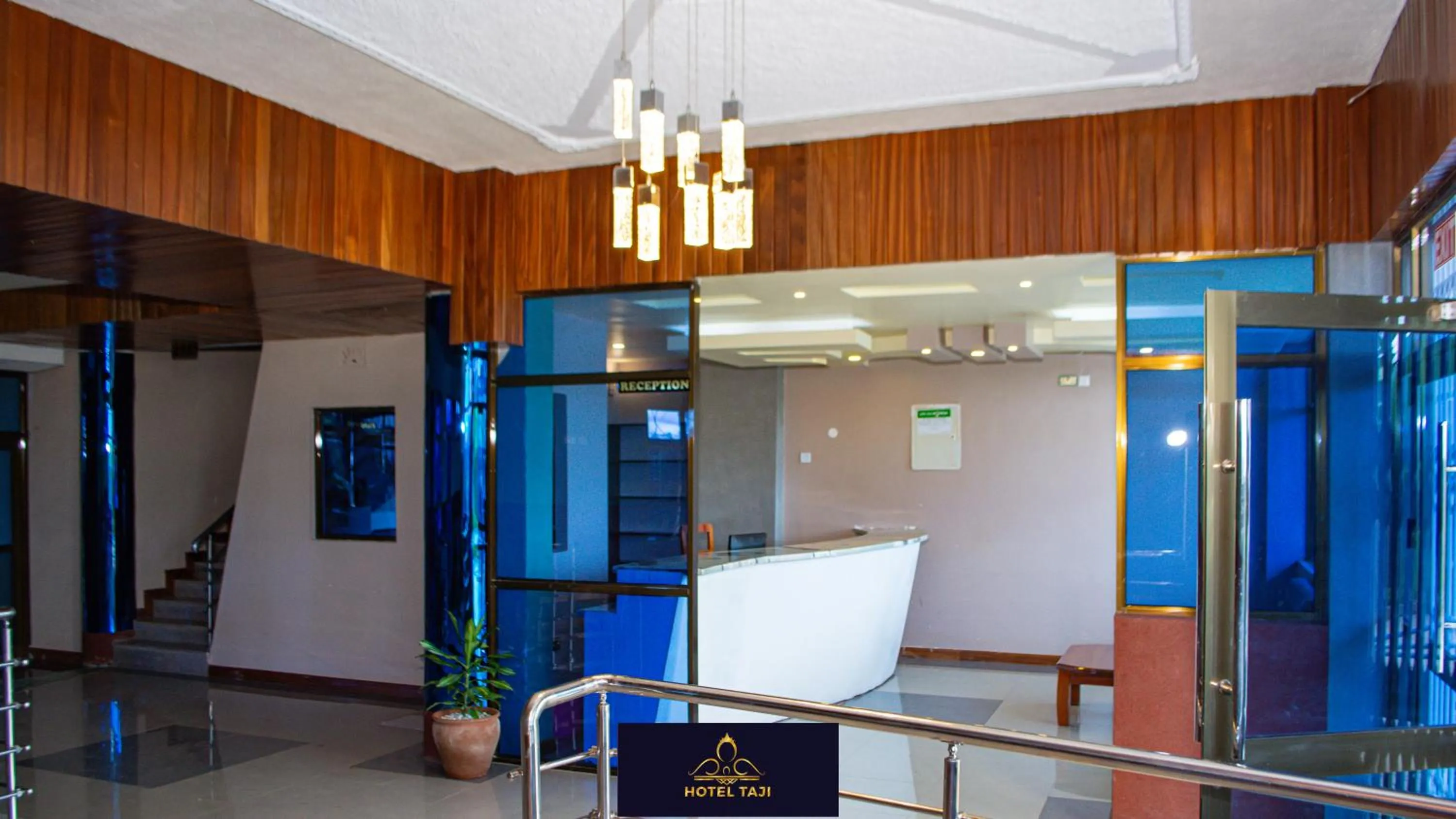 Lobby or reception in HOTEL TAJI