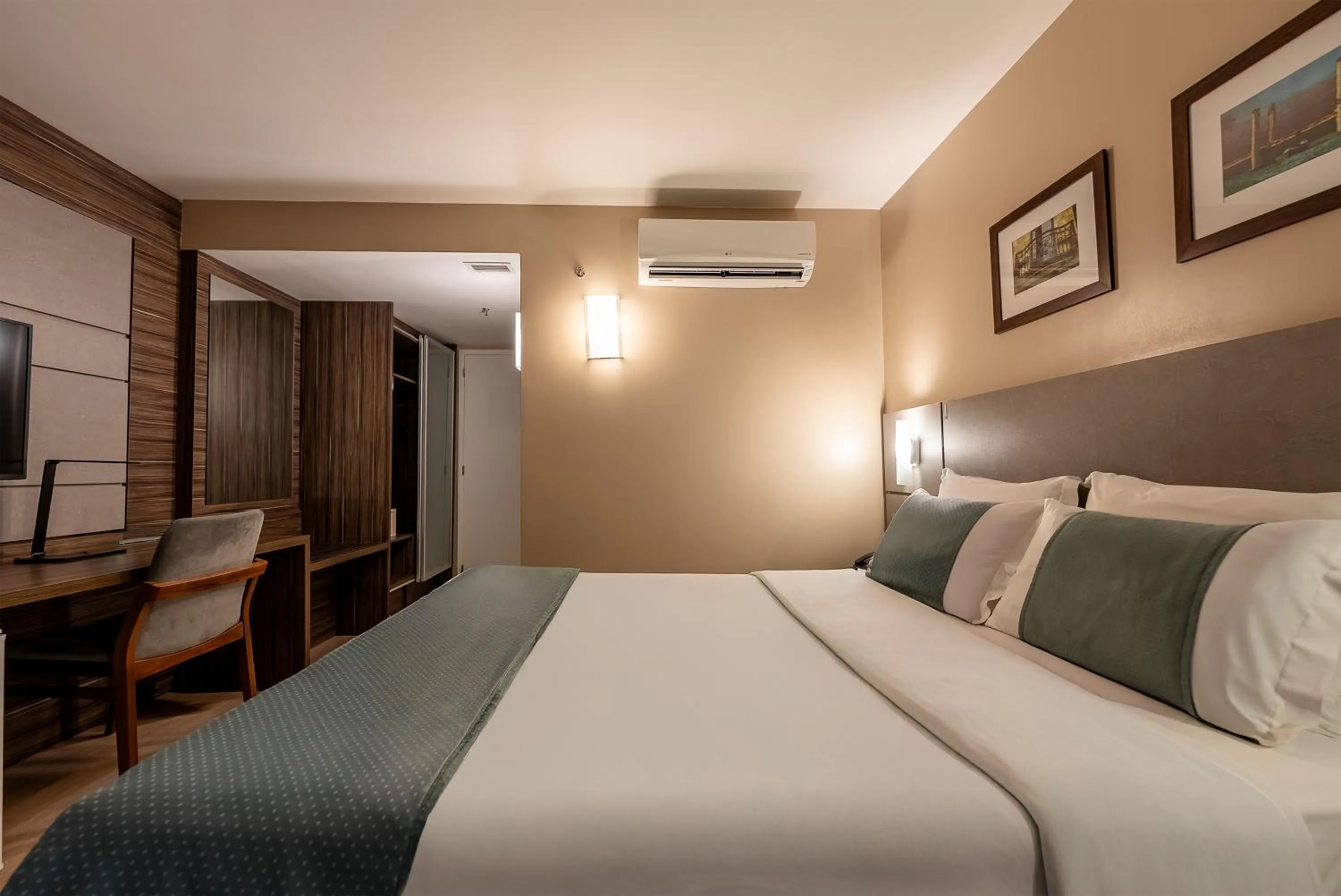 Bed in Hotel Laghetto Moinhos