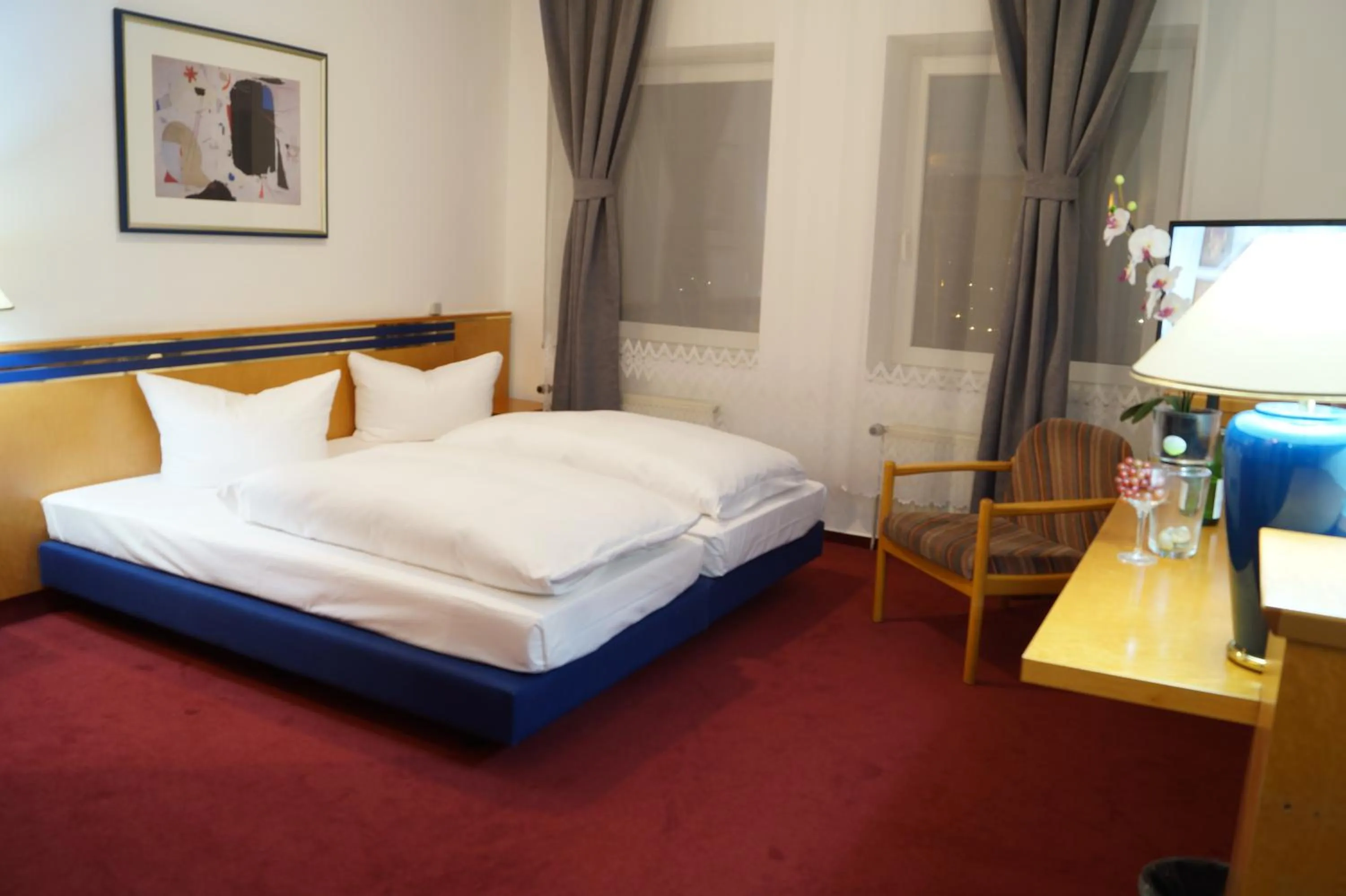 Property building, Bed in Hotel Rahlstedter Hof