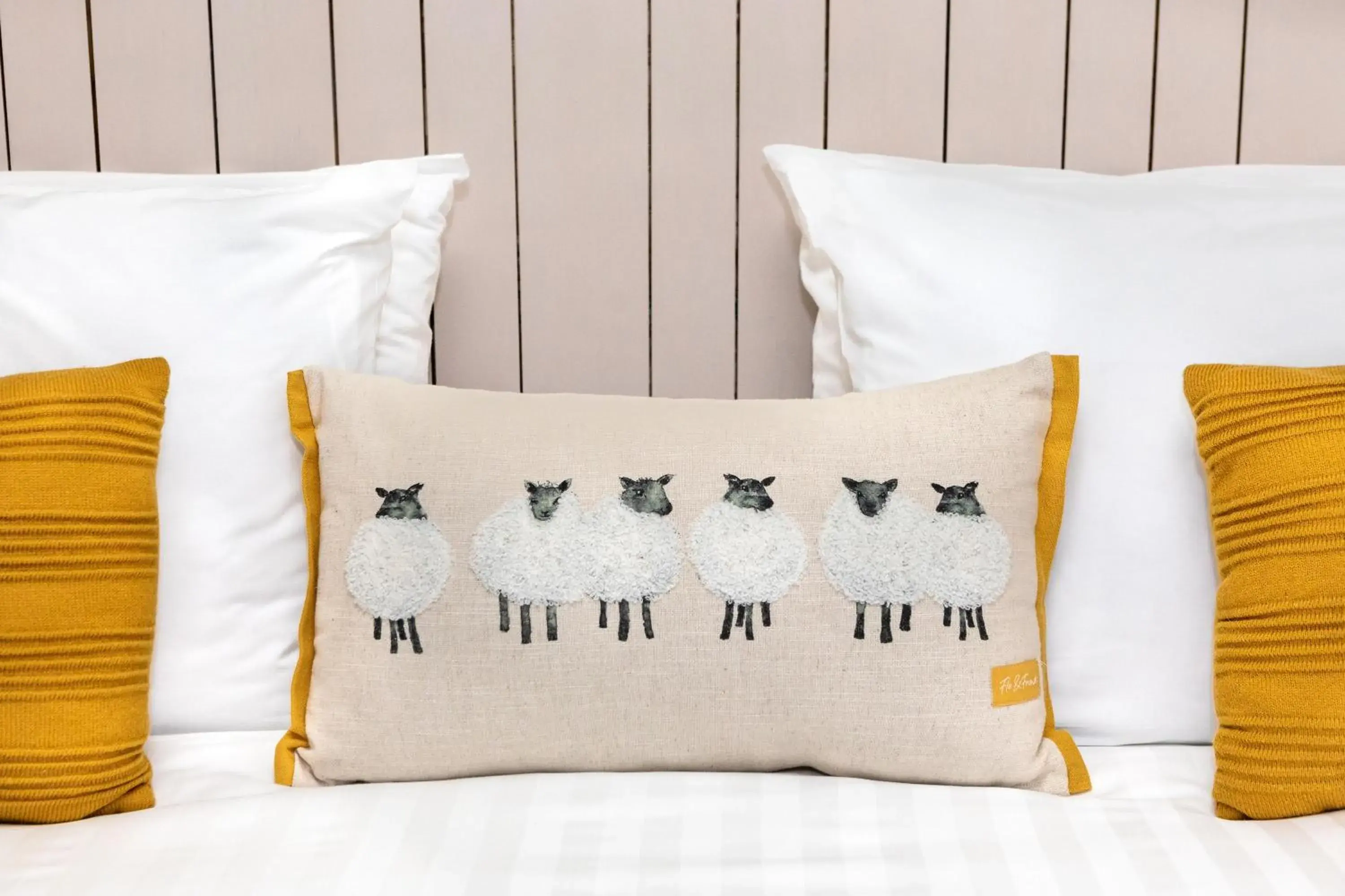 Deluxe Junior Suite in Shoulder of Mutton Inn Deluxe Junior Suite in Shoulder of Mutton Inn