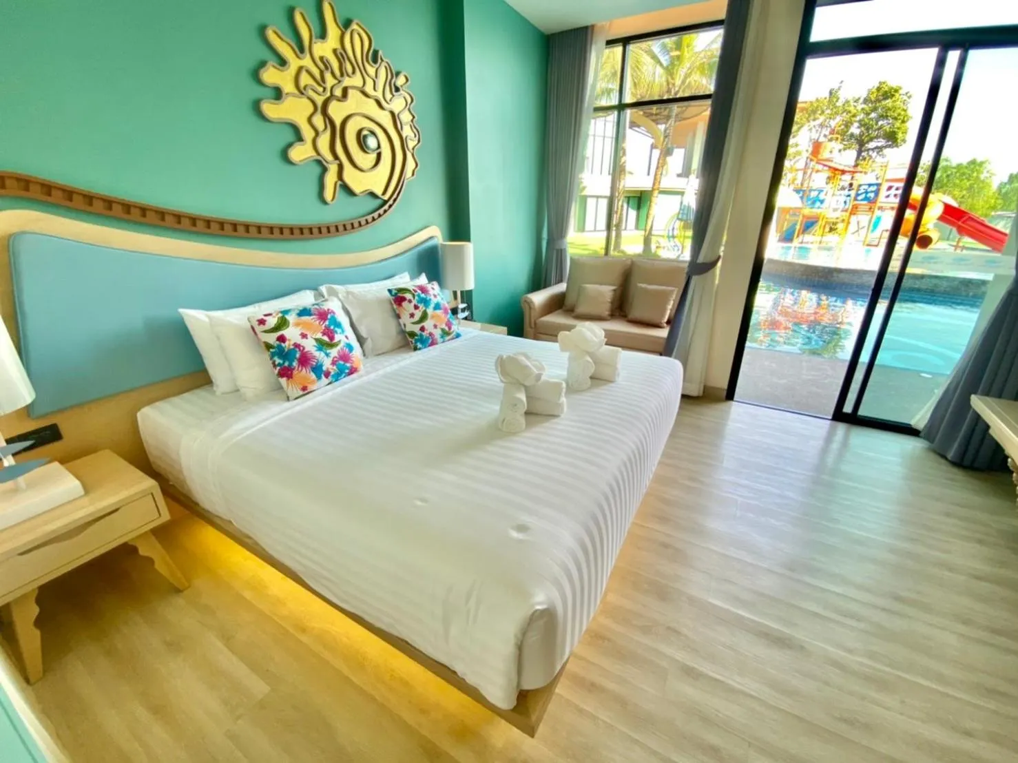 Photo of the whole room, Bed in Elmas Cha Am Design Hotel