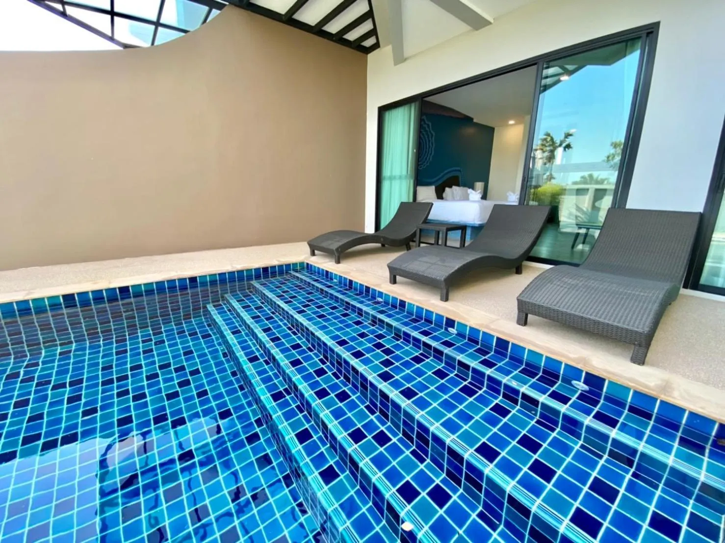 Swimming pool in Elmas Cha Am Design Hotel