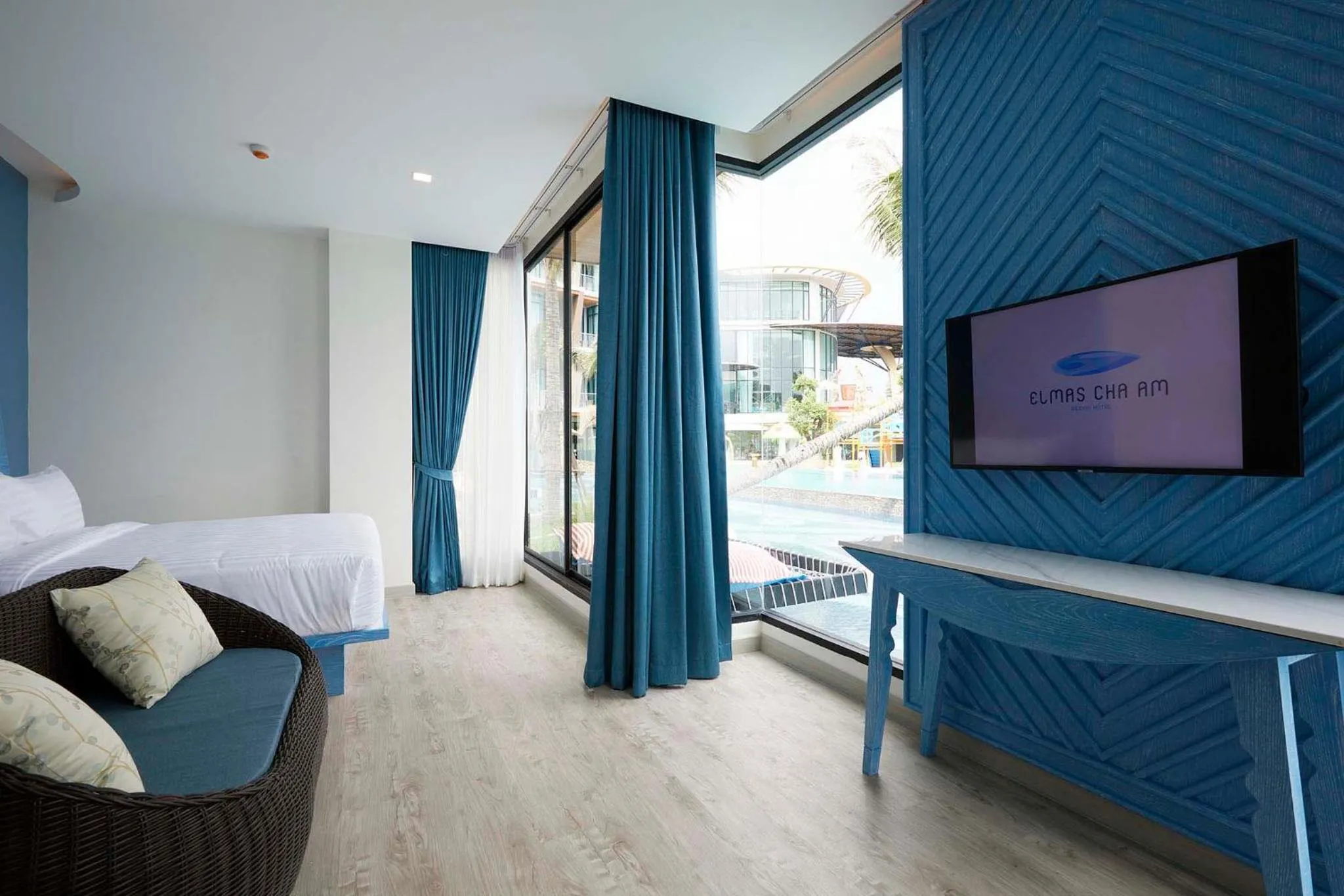 TV and multimedia, Bed in Elmas Cha Am Design Hotel