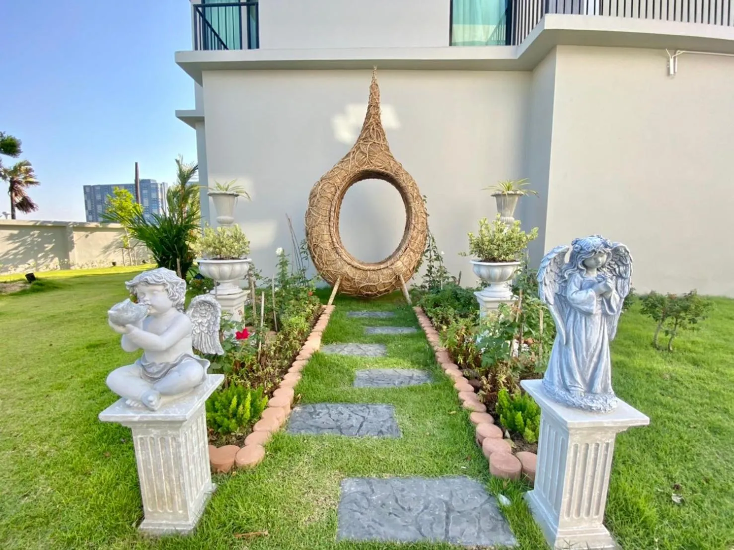 Garden in Elmas Cha Am Design Hotel