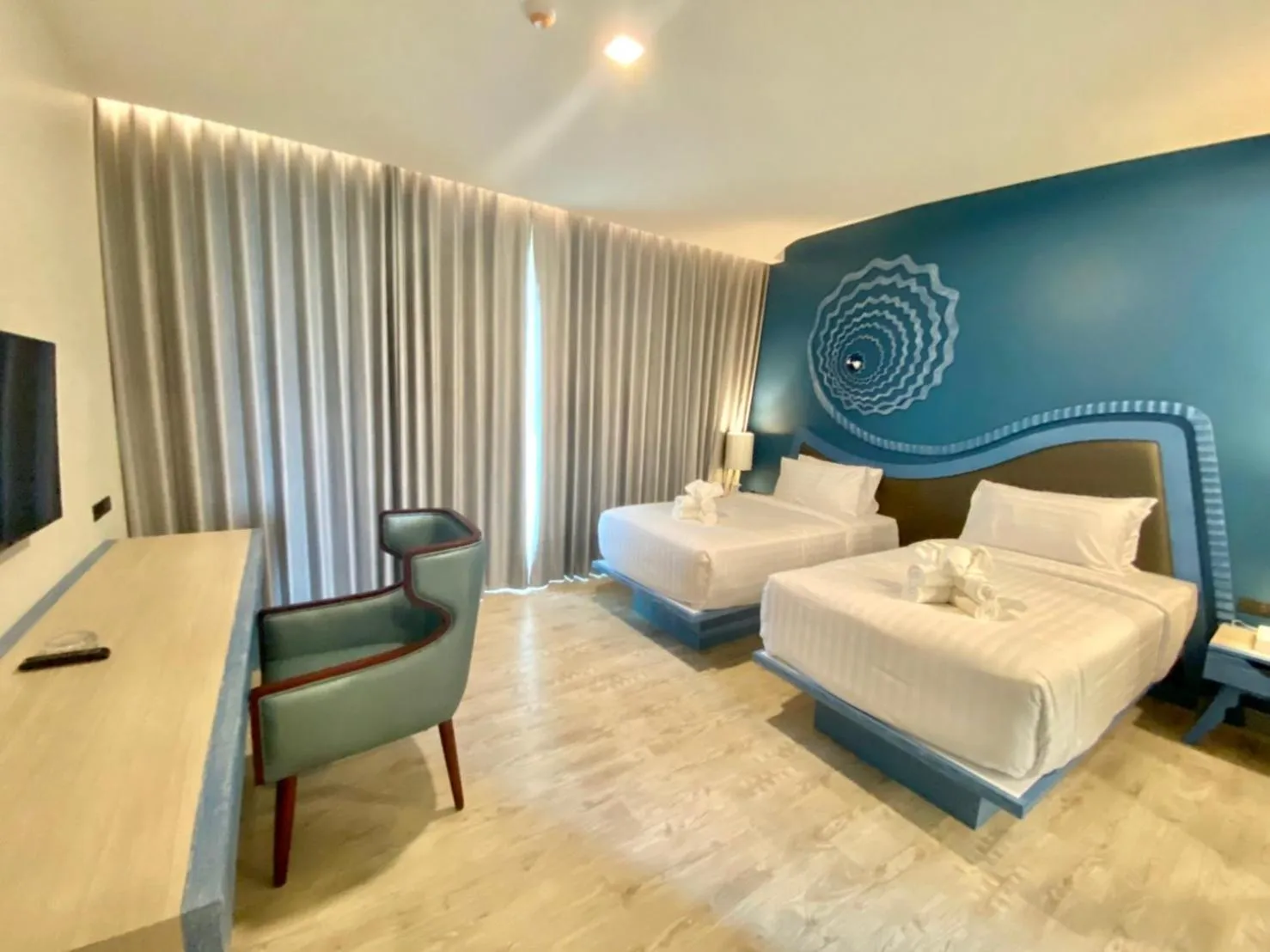 Photo of the whole room, Bed in Elmas Cha Am Design Hotel