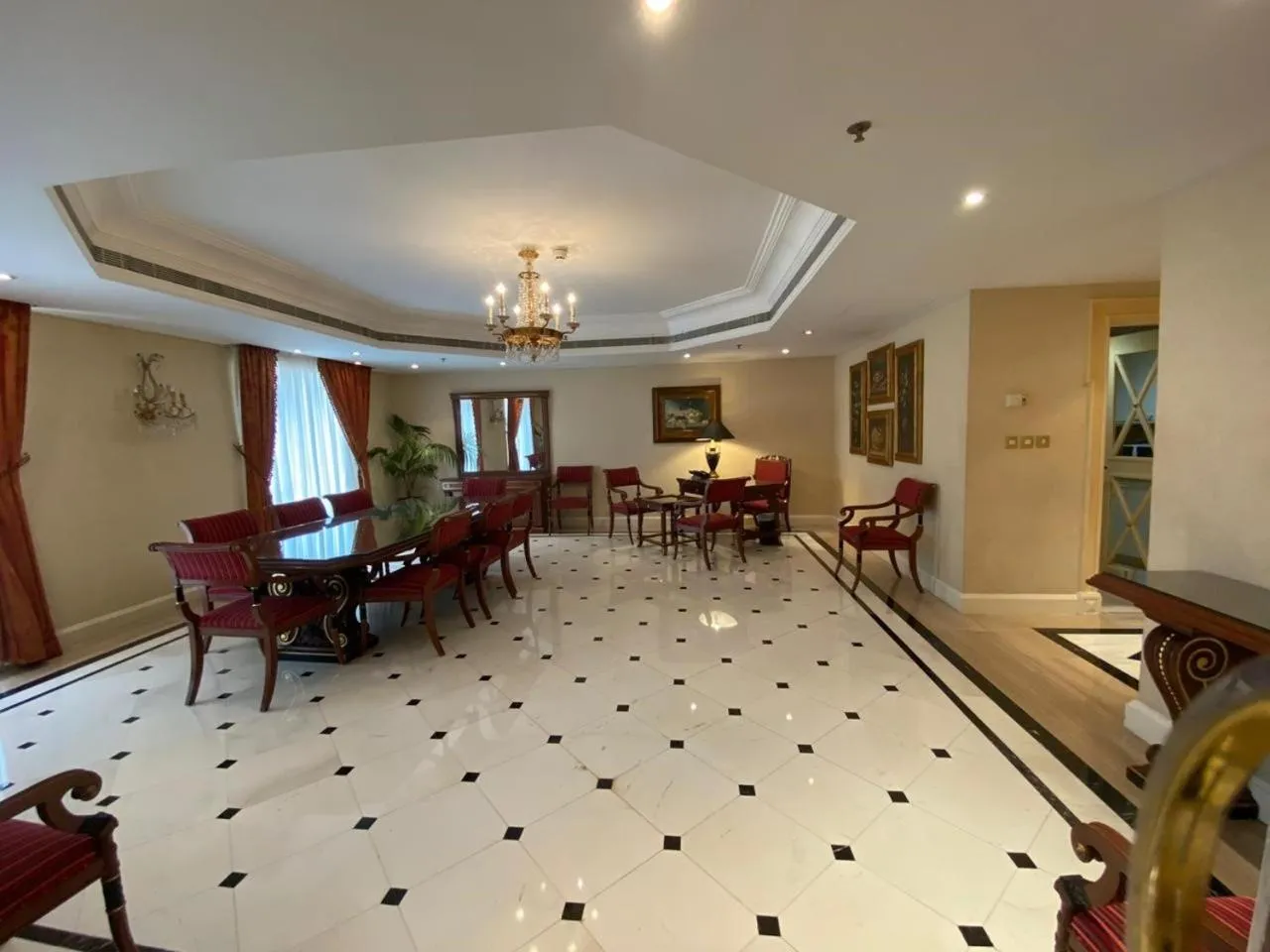 Dining area in Millennium Plaza Downtown, Dubai