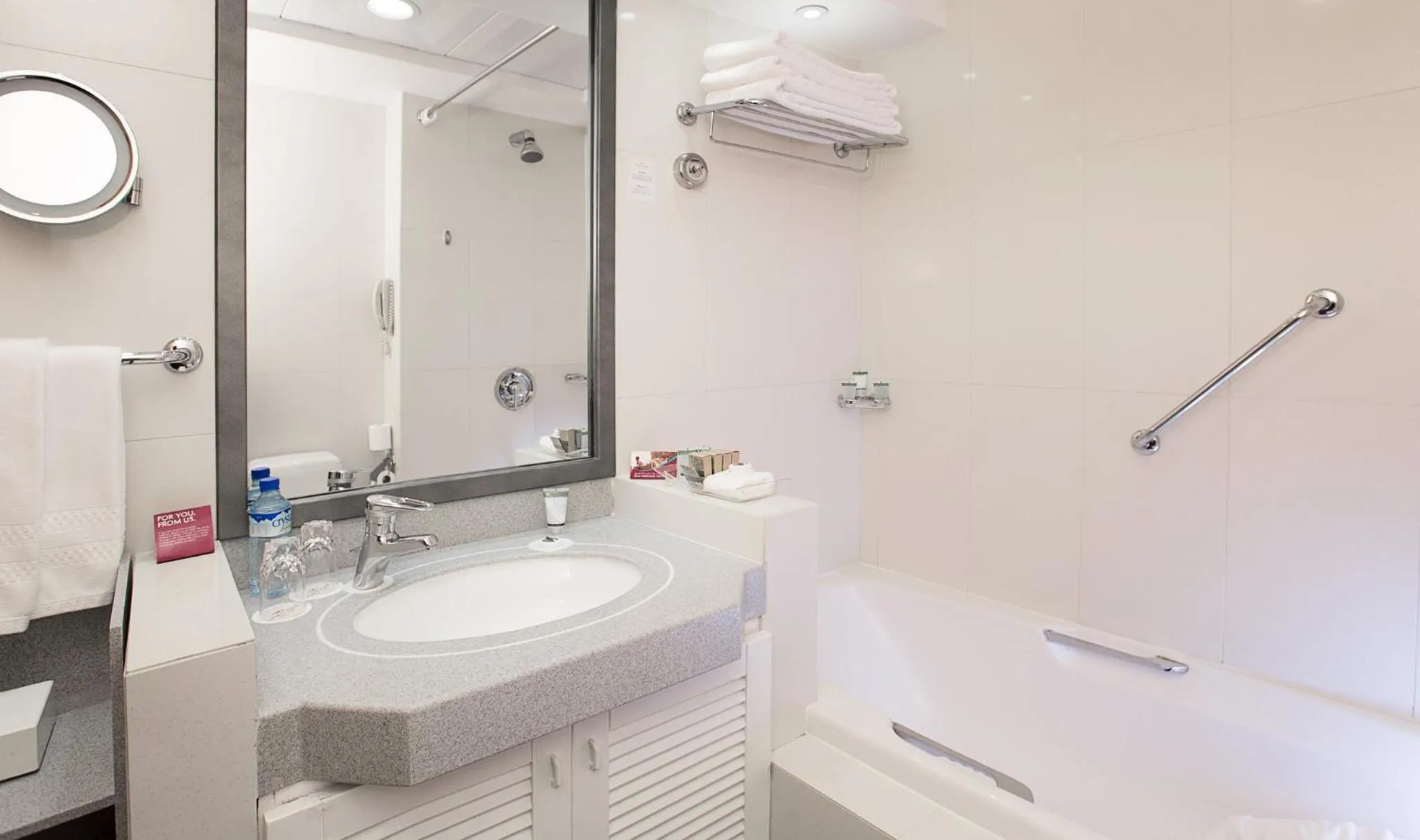 Bathroom in Millennium Plaza Downtown, Dubai