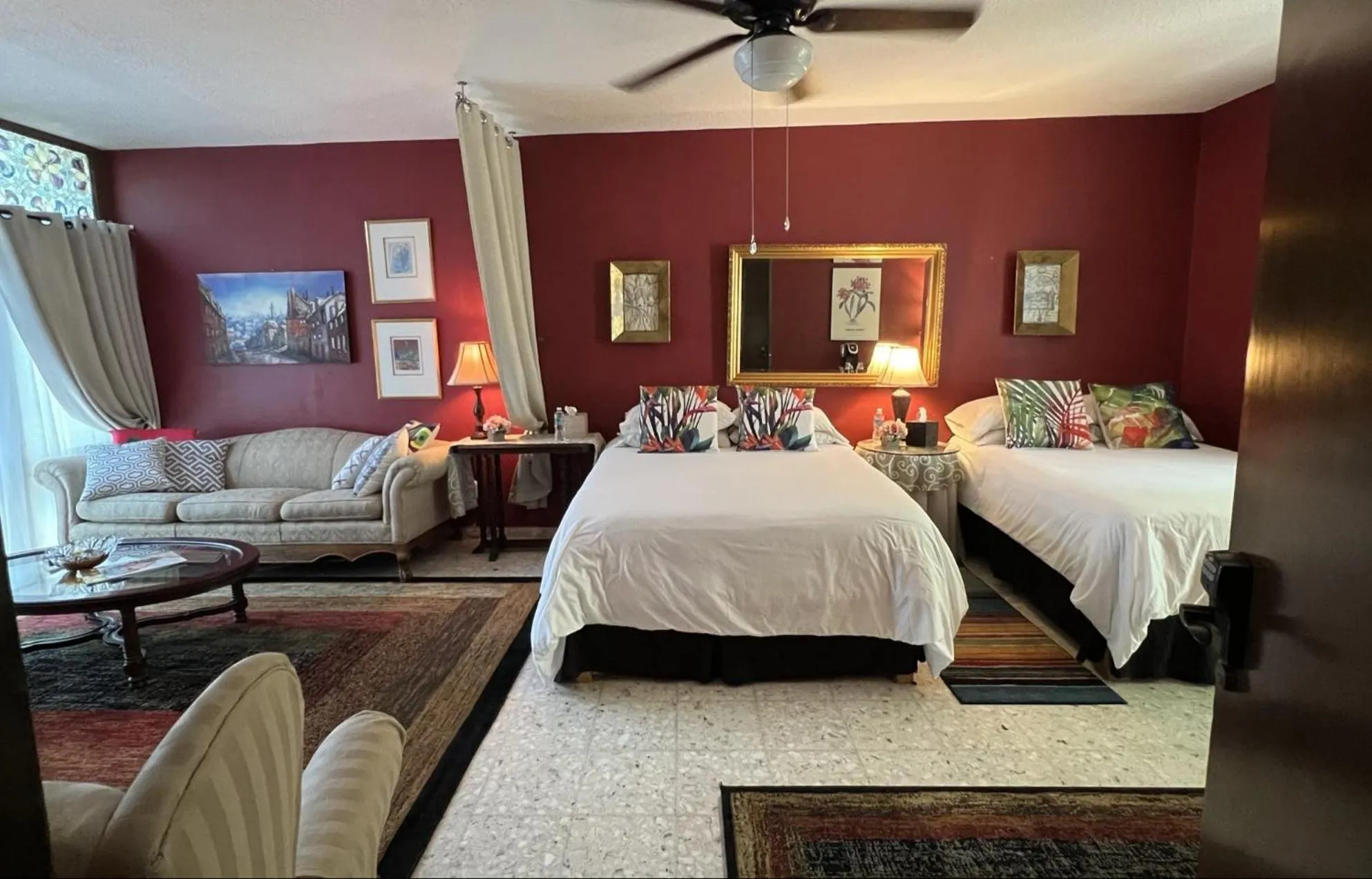 Patio, Bed in Dickinson Guest House, Guadalajara Expo