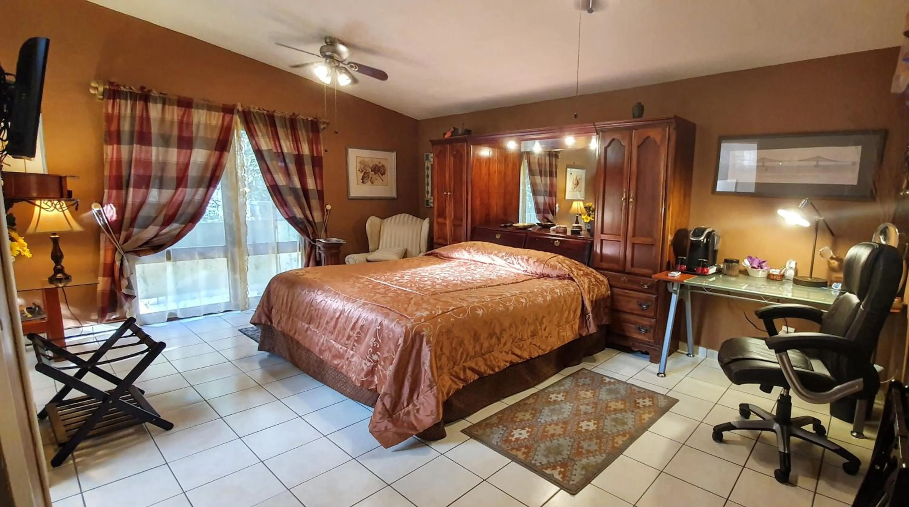 Bed in Dickinson Guest House, Guadalajara Expo