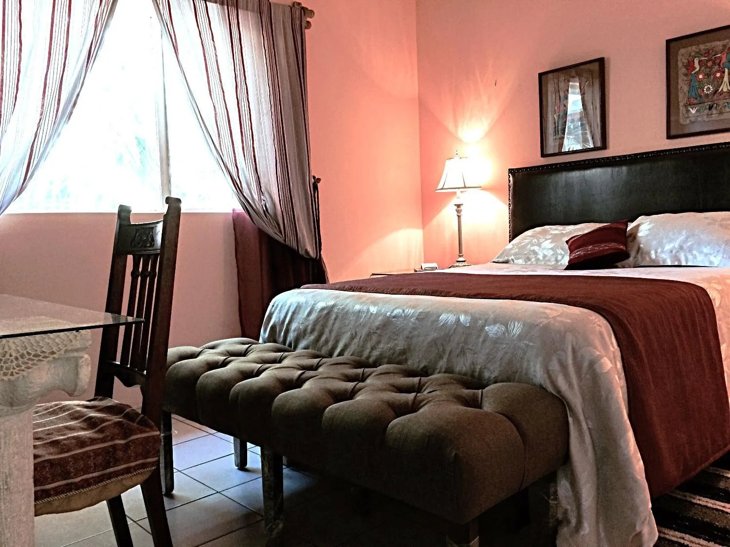 Bed in Dickinson Guest House, Guadalajara Expo