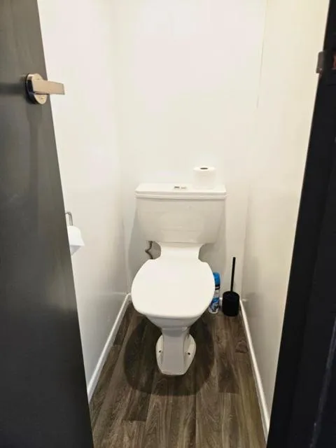 Lakeside Motel & Apartments