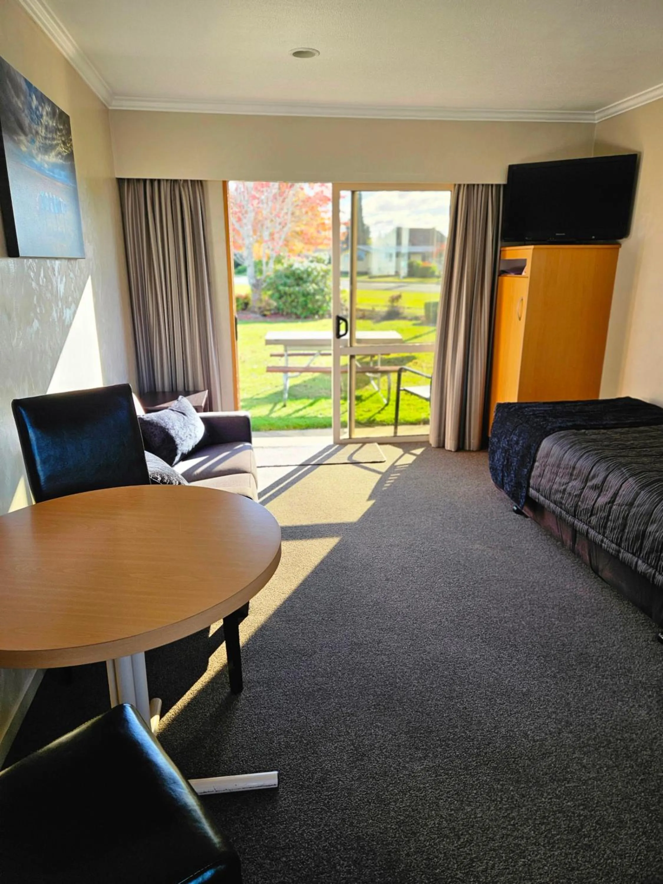 Bed in Lakeside Motel & Apartments