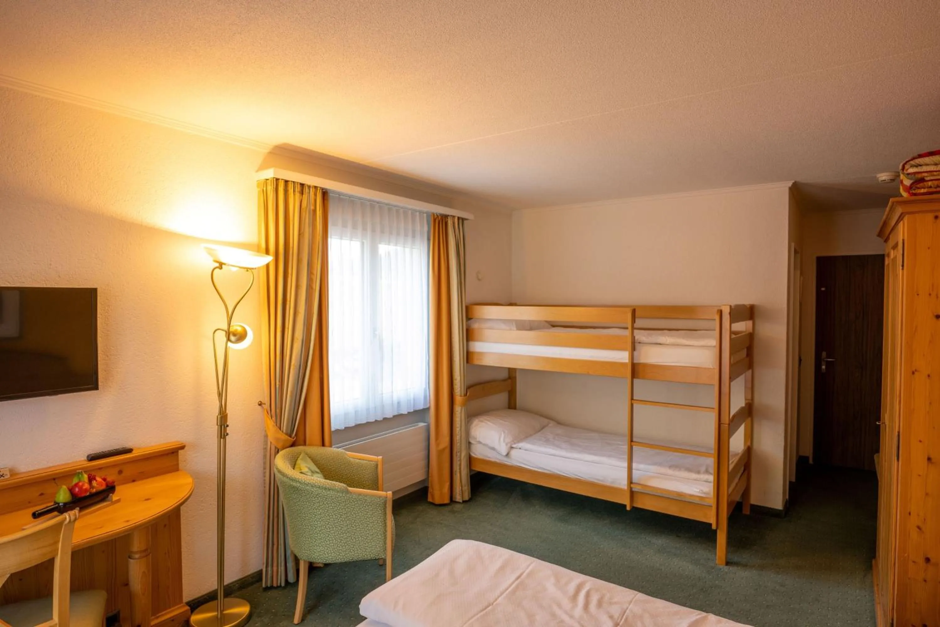 Photo of the whole room, Bed in Hotel Brienz