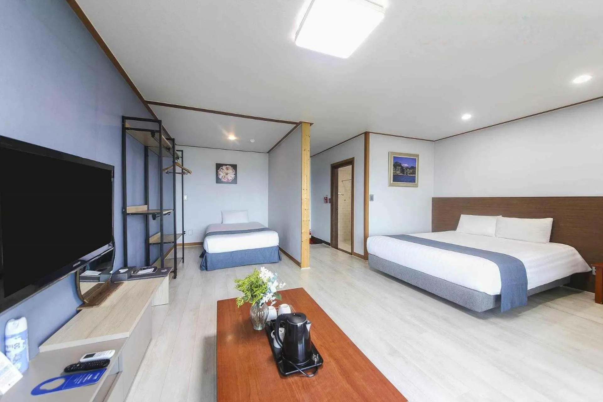 Bed in Sea Cliff Hotel Jeju