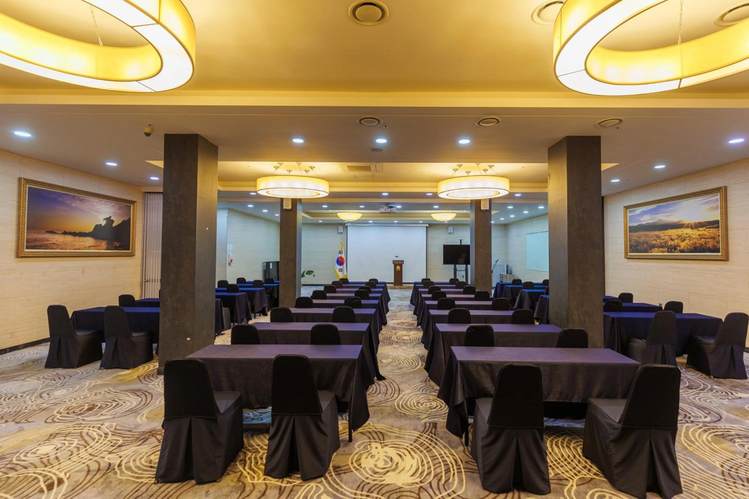 Banquet/Function facilities in Sea Cliff Hotel Jeju