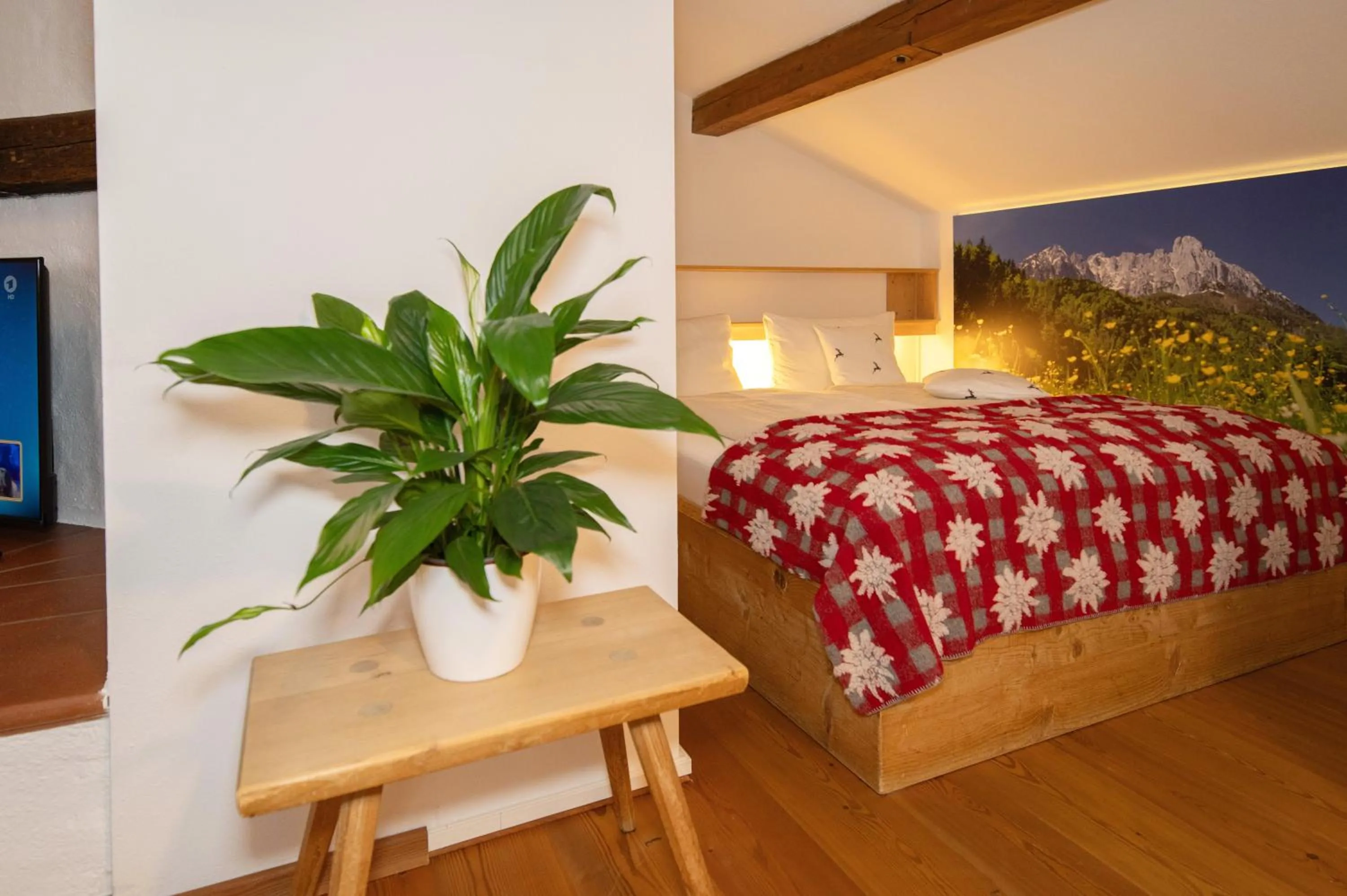 Bed in Gästehaus Bergstüberl