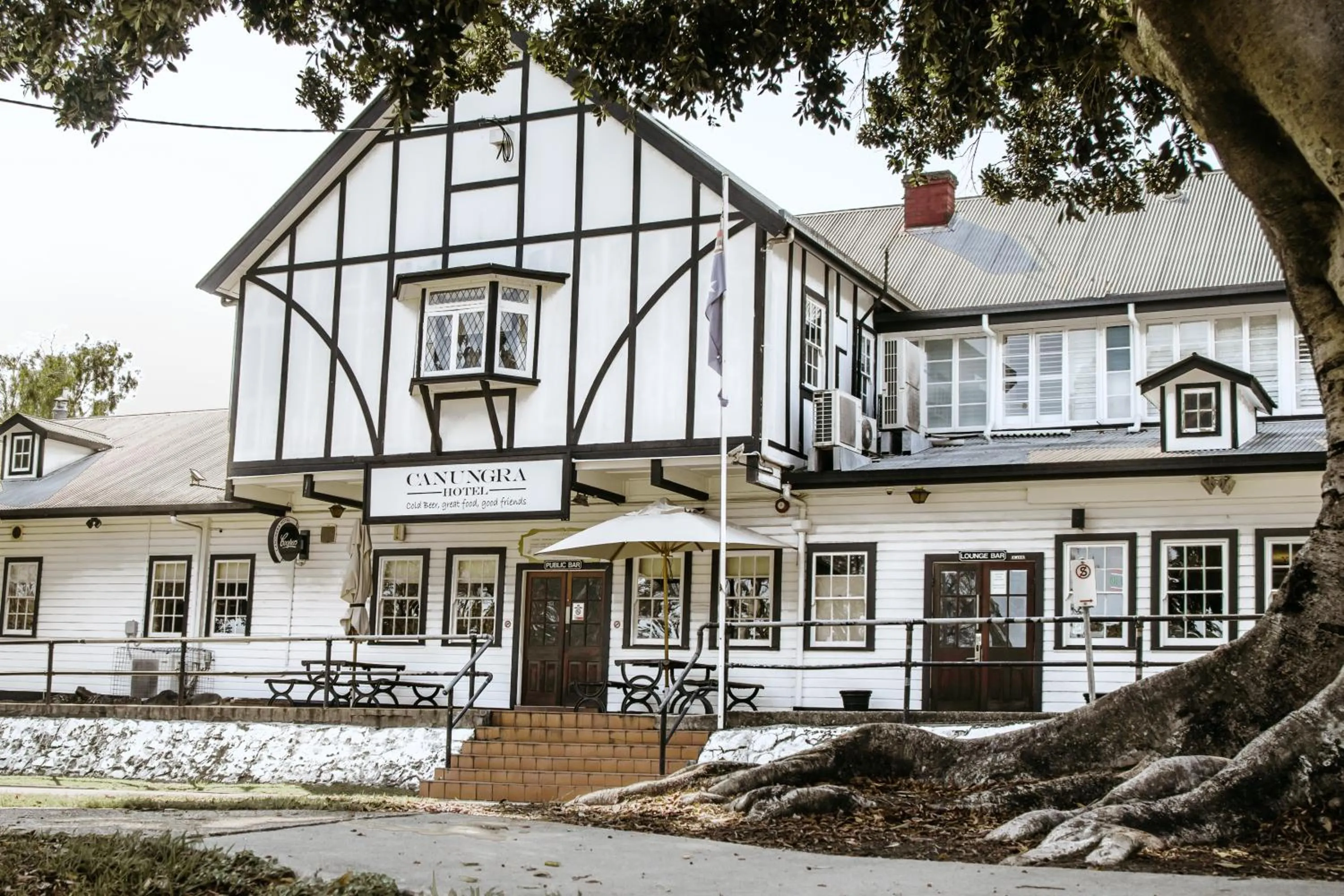 Property building in Canungra Hotel