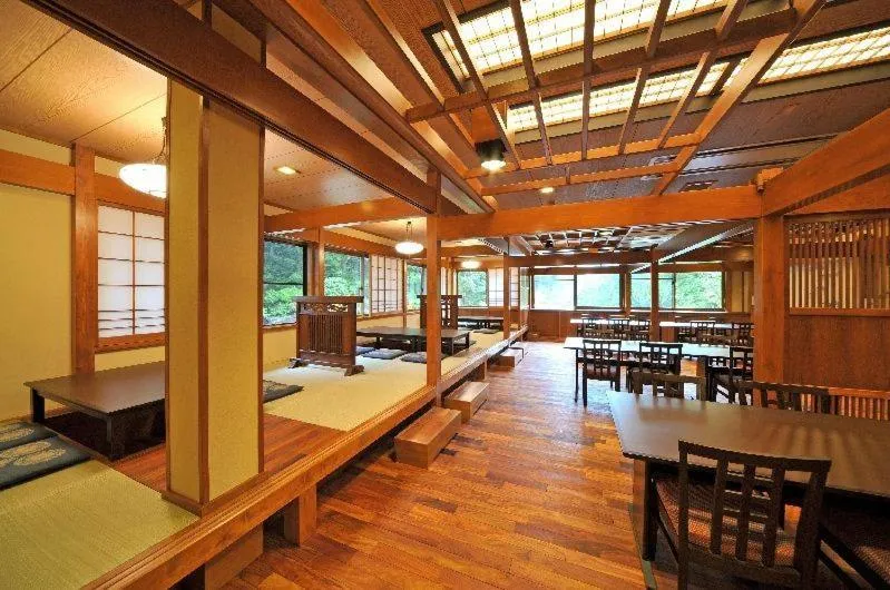 Restaurant/places to eat, Bed in Houshi Onsen Chojukan