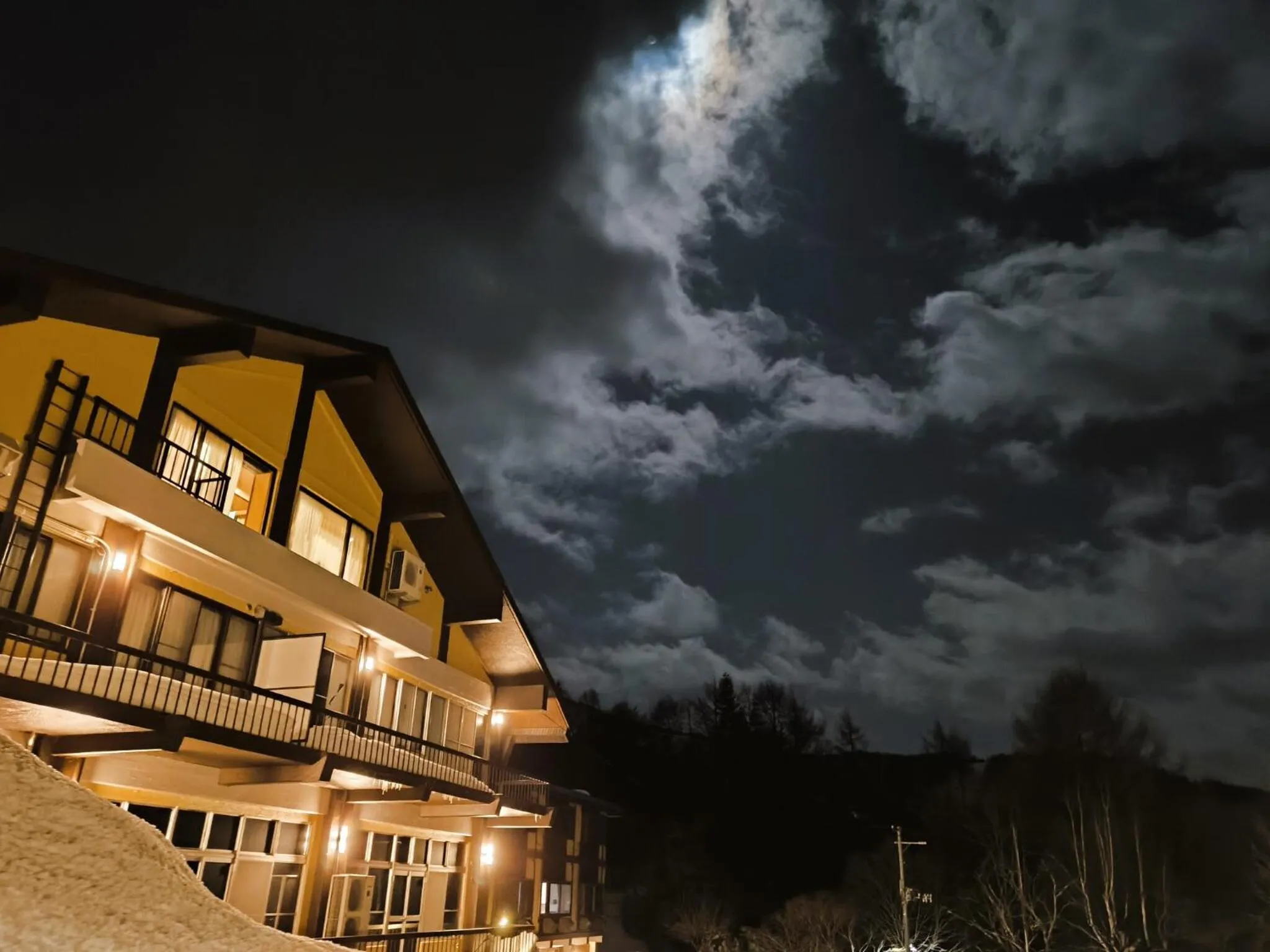 Property building in Mogamitakayu Zenshichinoyu Ohira