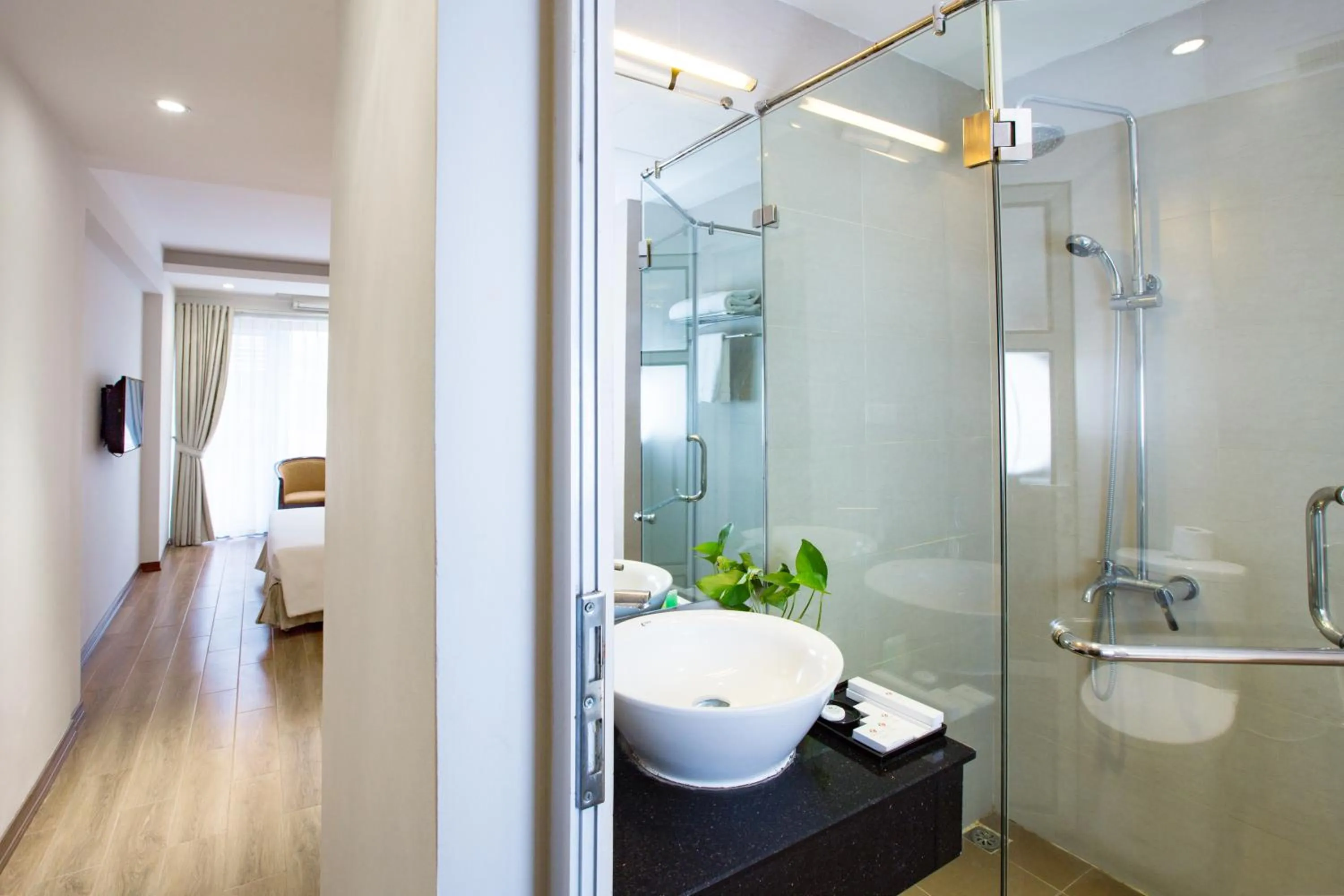 Day in Thang Long Espana Hotel