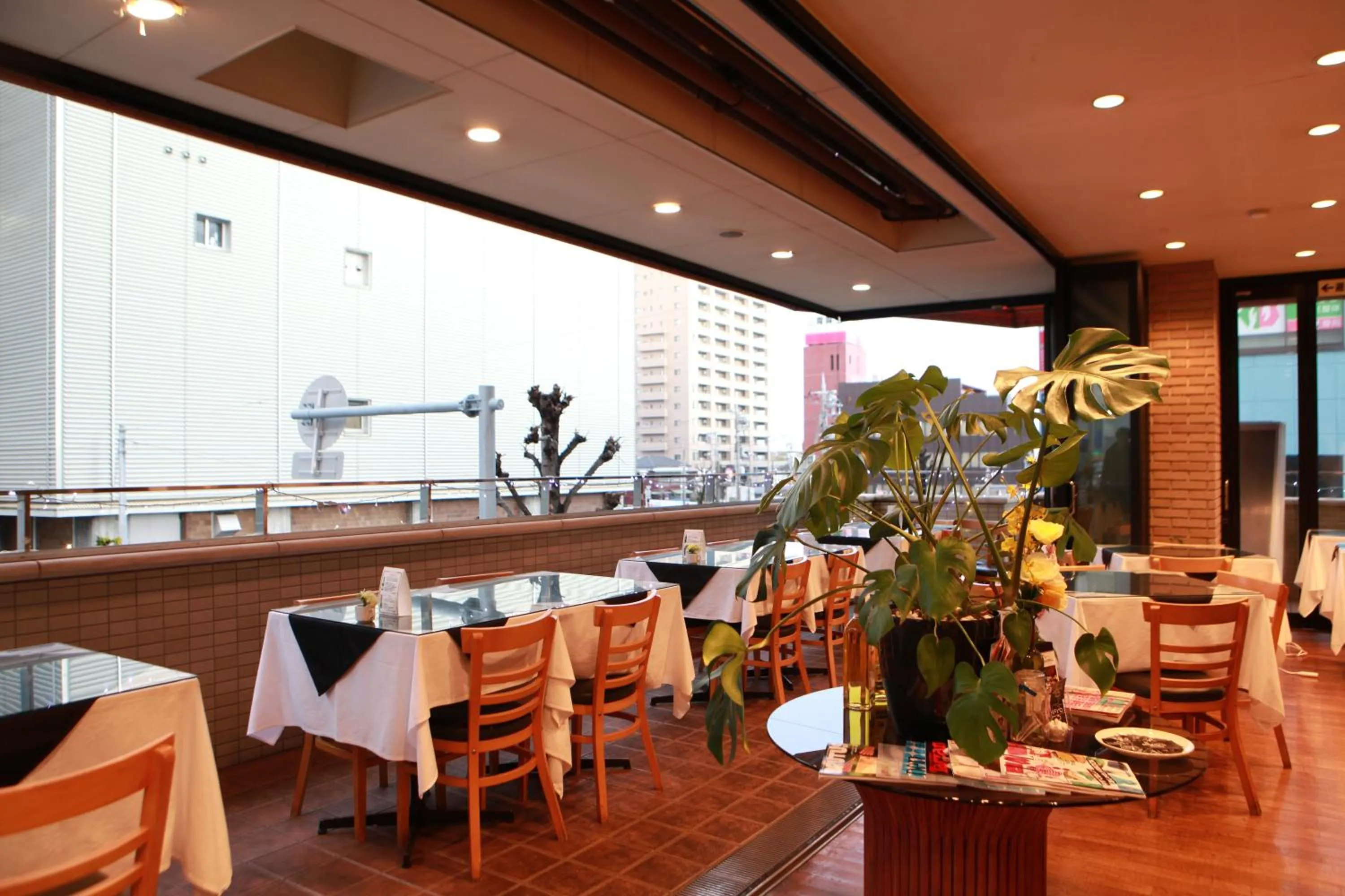 Restaurant/places to eat in Hotel Aria