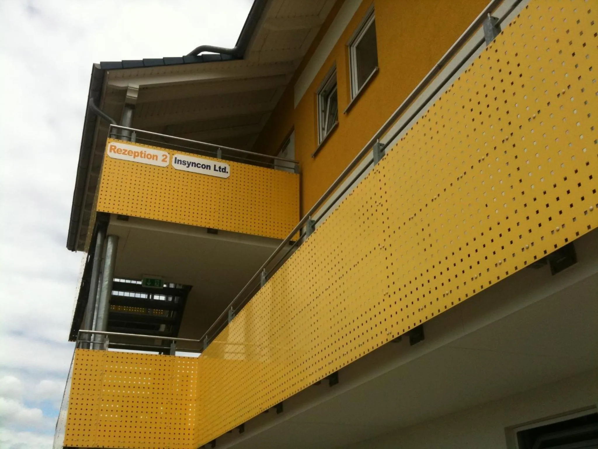 Facade/entrance in i-Motel