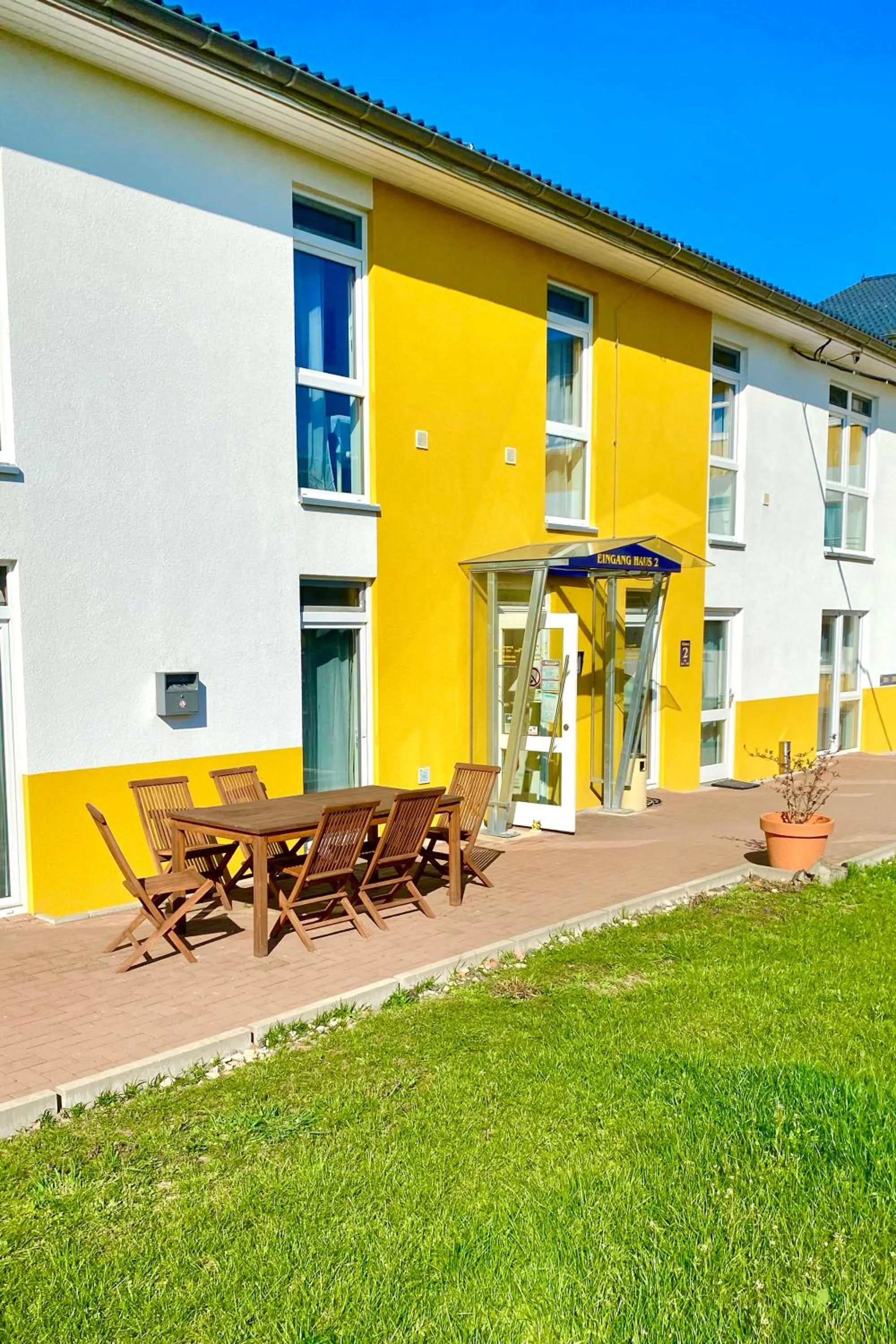 Property building in i-Motel