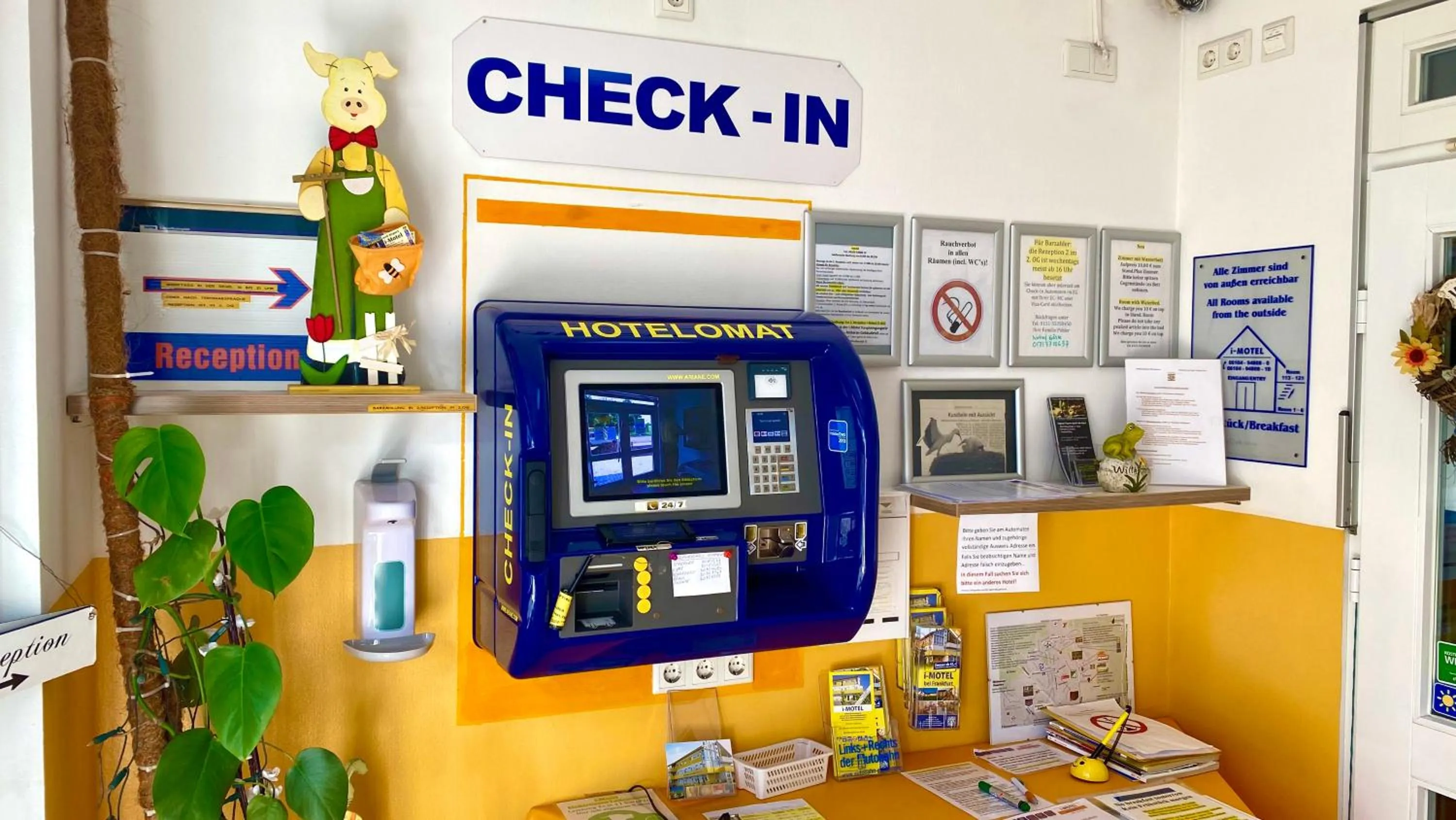 Decorative detail in i-Motel