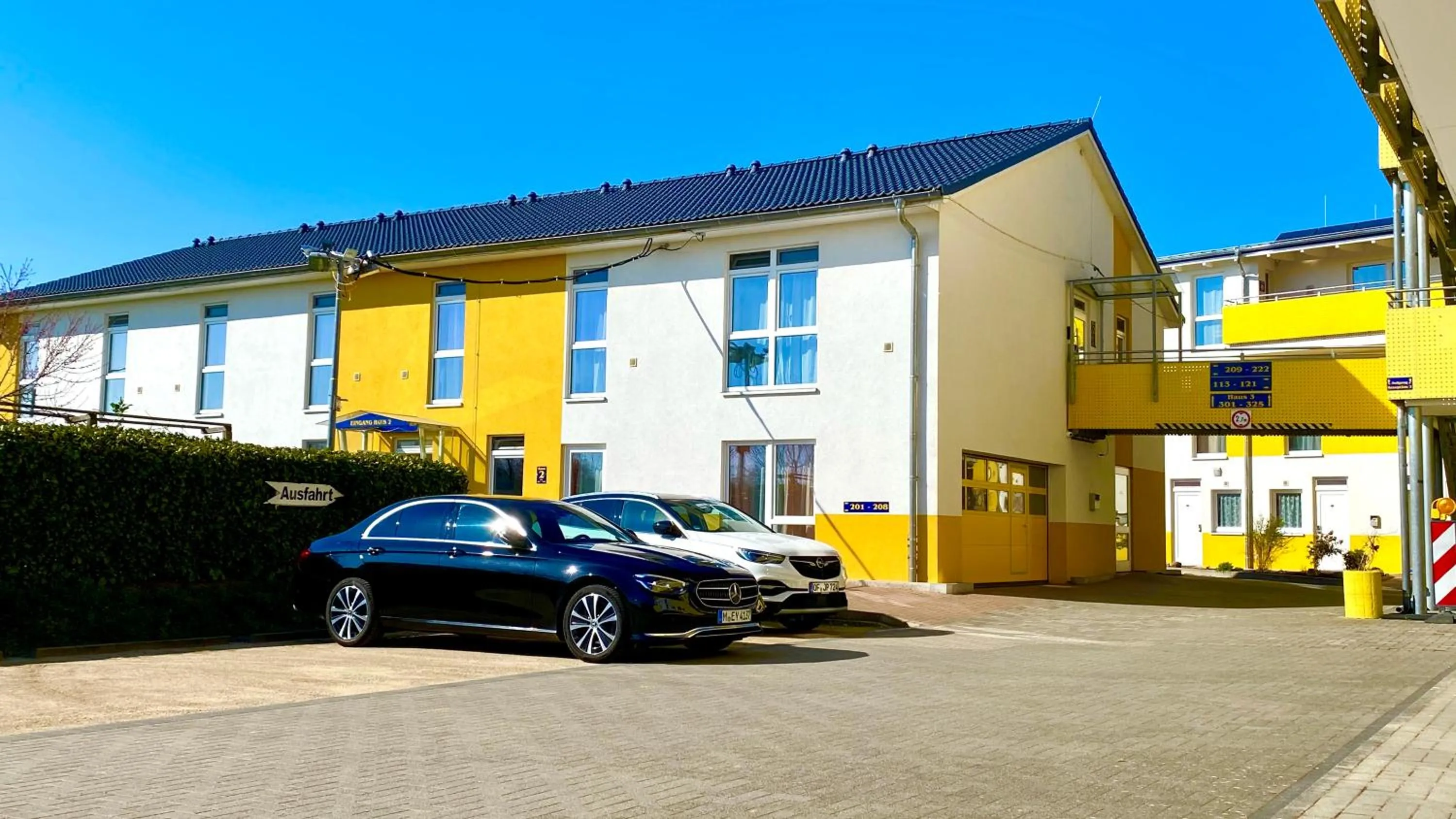 Property building in i-Motel