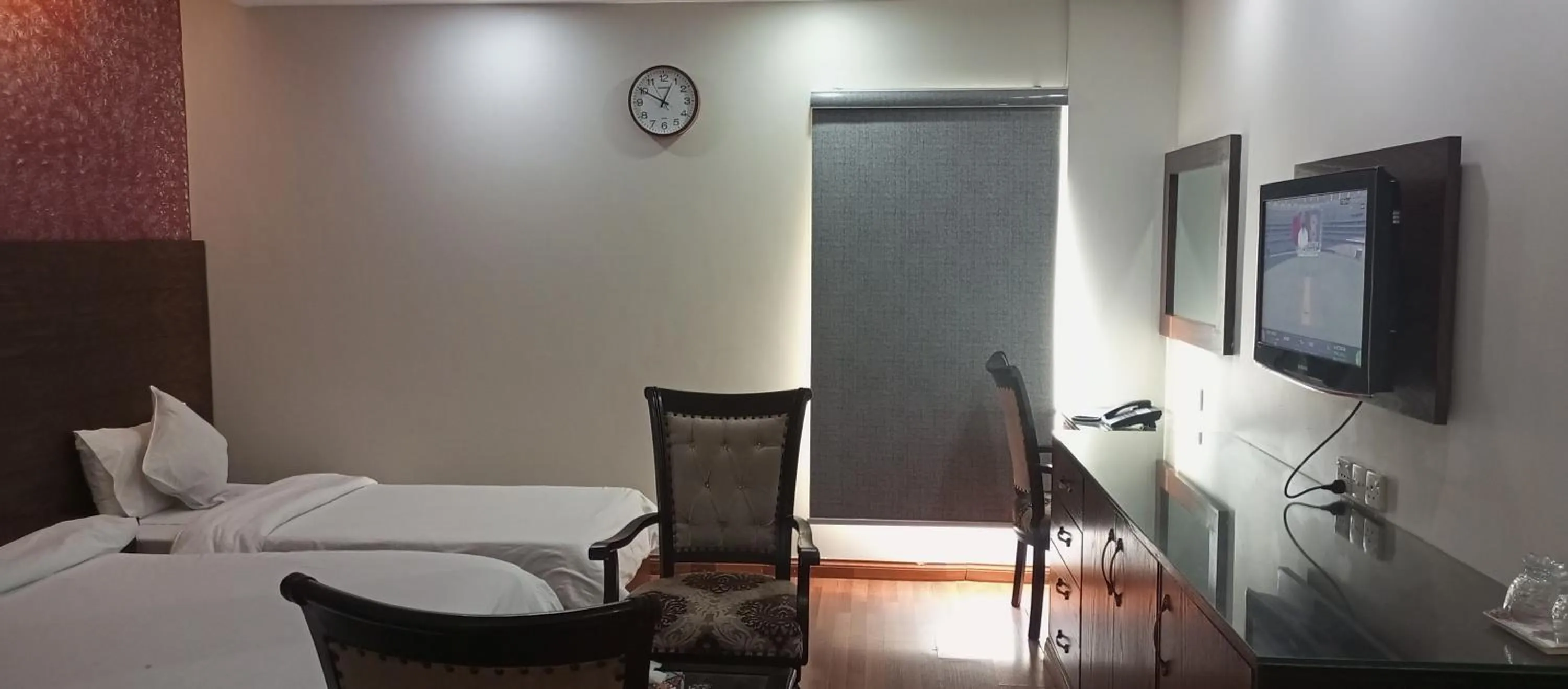 TV and multimedia, Bed in Hira Guest House