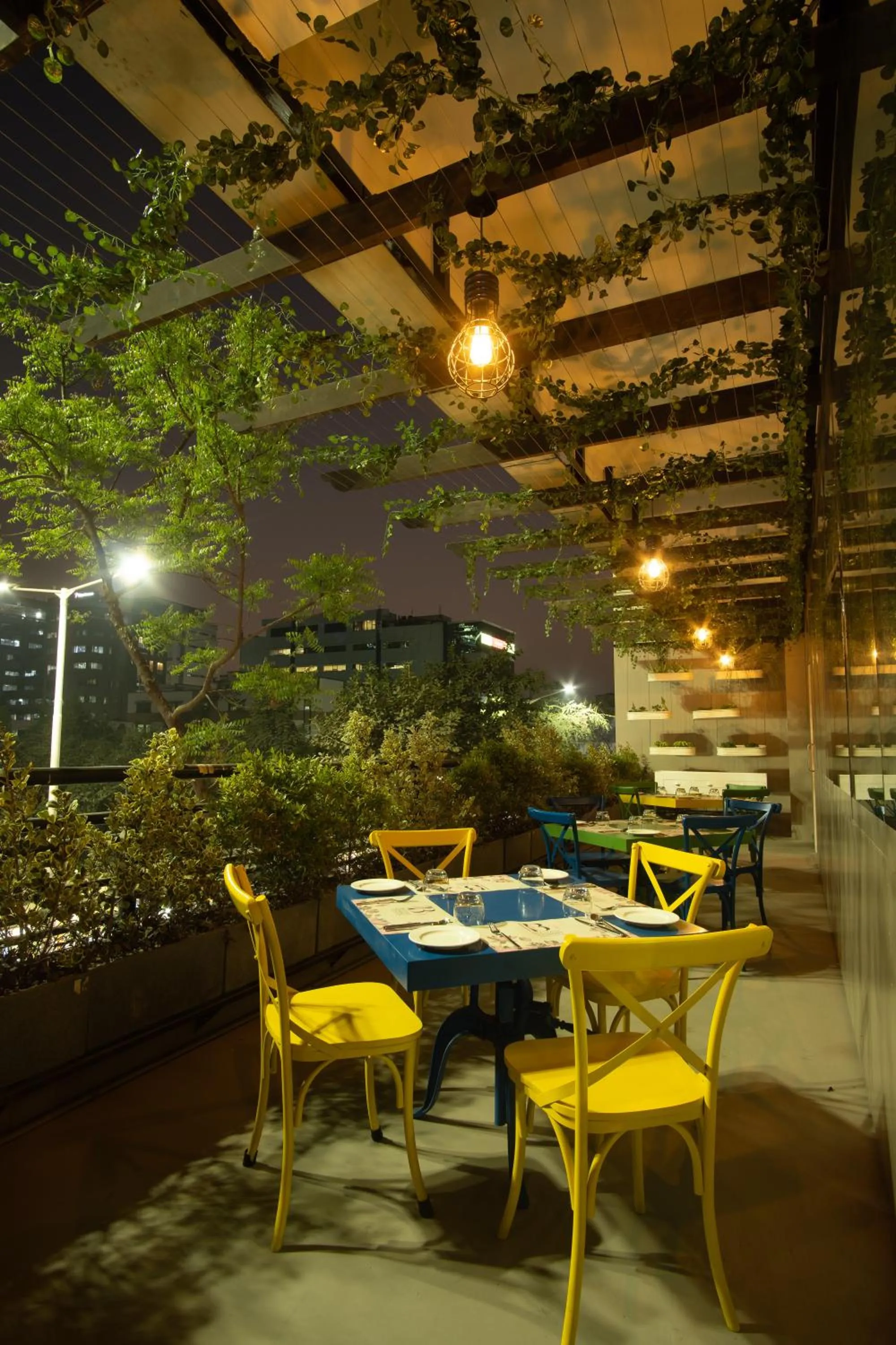 Restaurant/places to eat in BEYZAA HOTEL AND SUITES