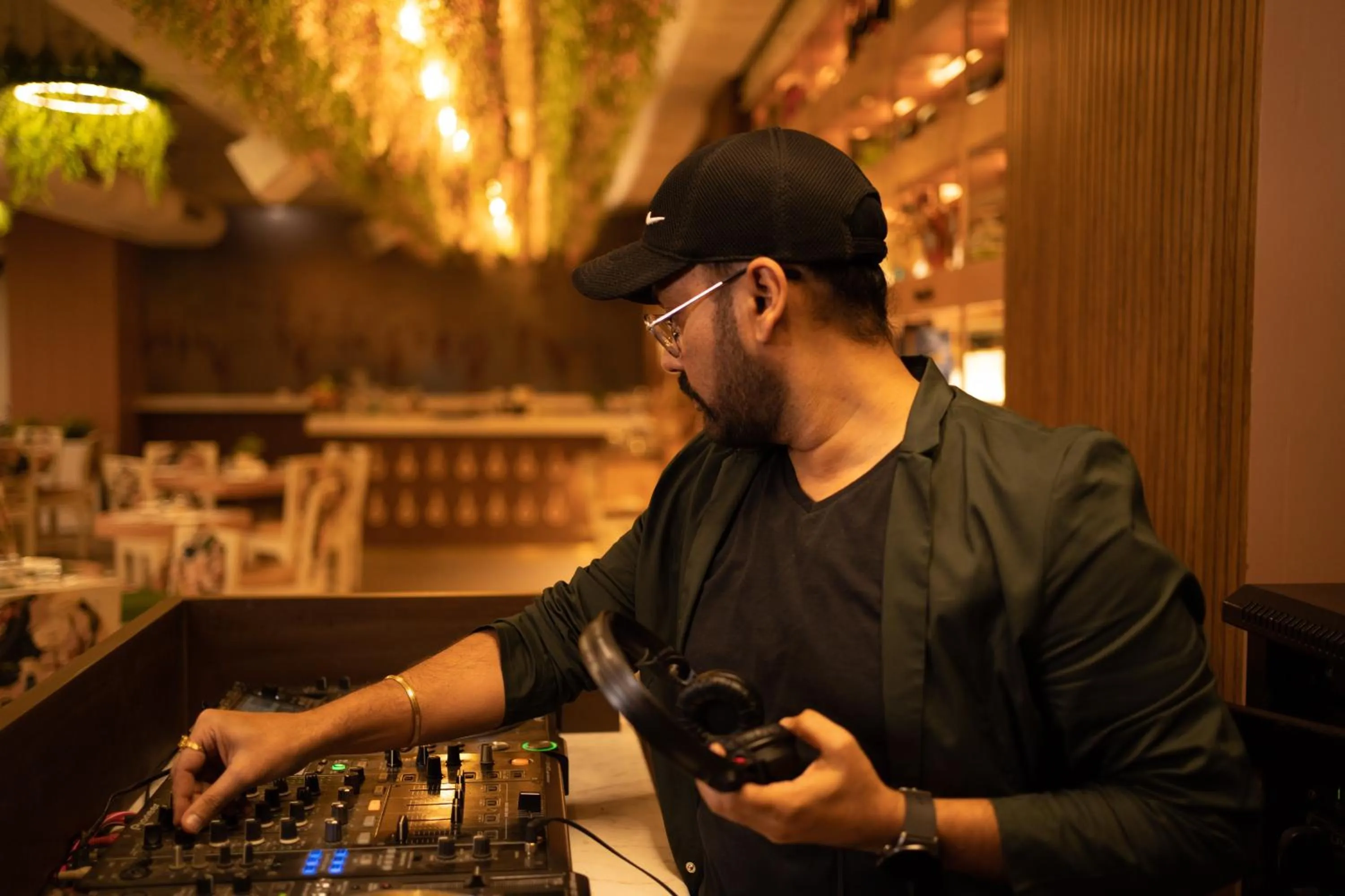 Restaurant/places to eat in BEYZAA HOTEL AND SUITES