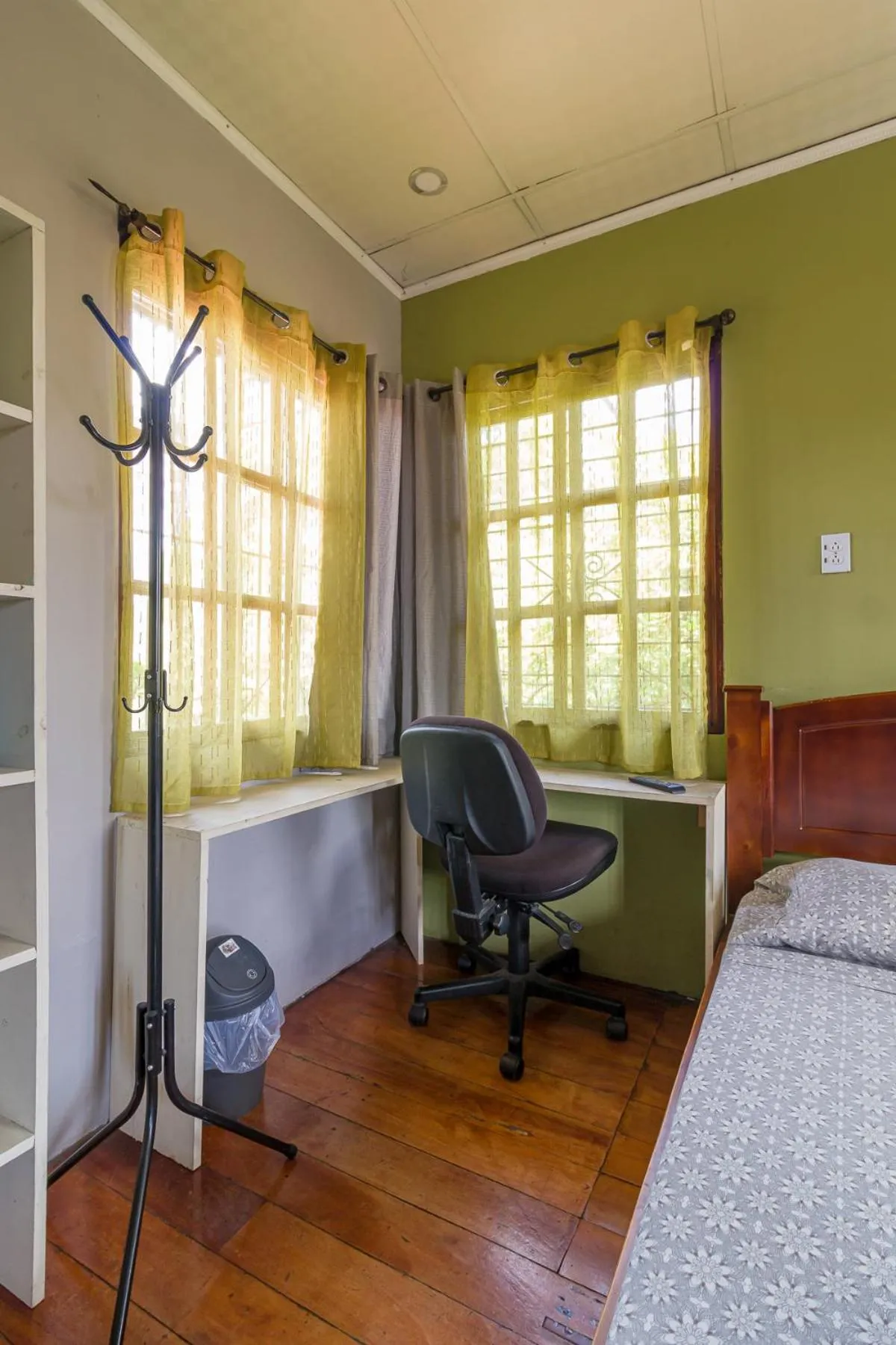 Photo of the whole room, Bed in Delcafetalcr