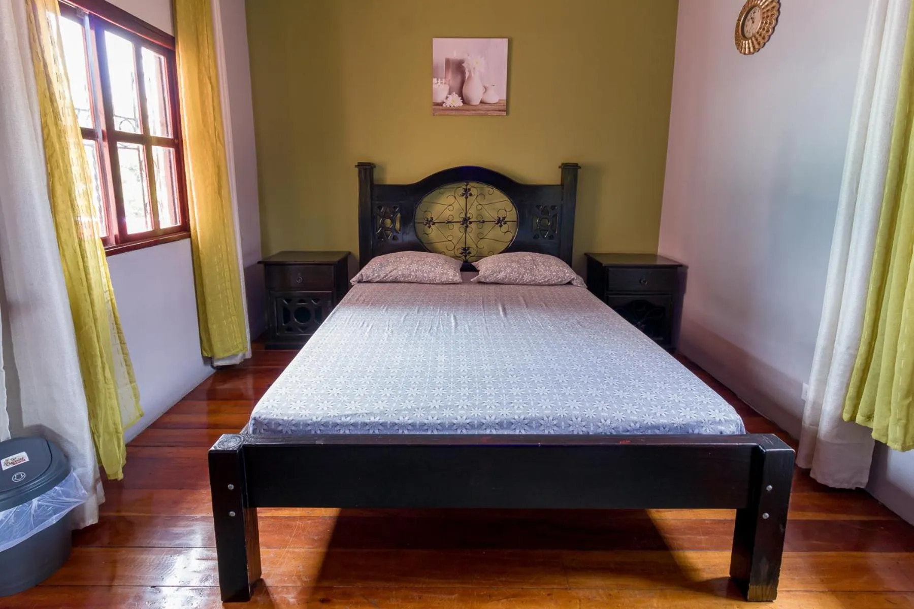 Photo of the whole room, Bed in Delcafetalcr