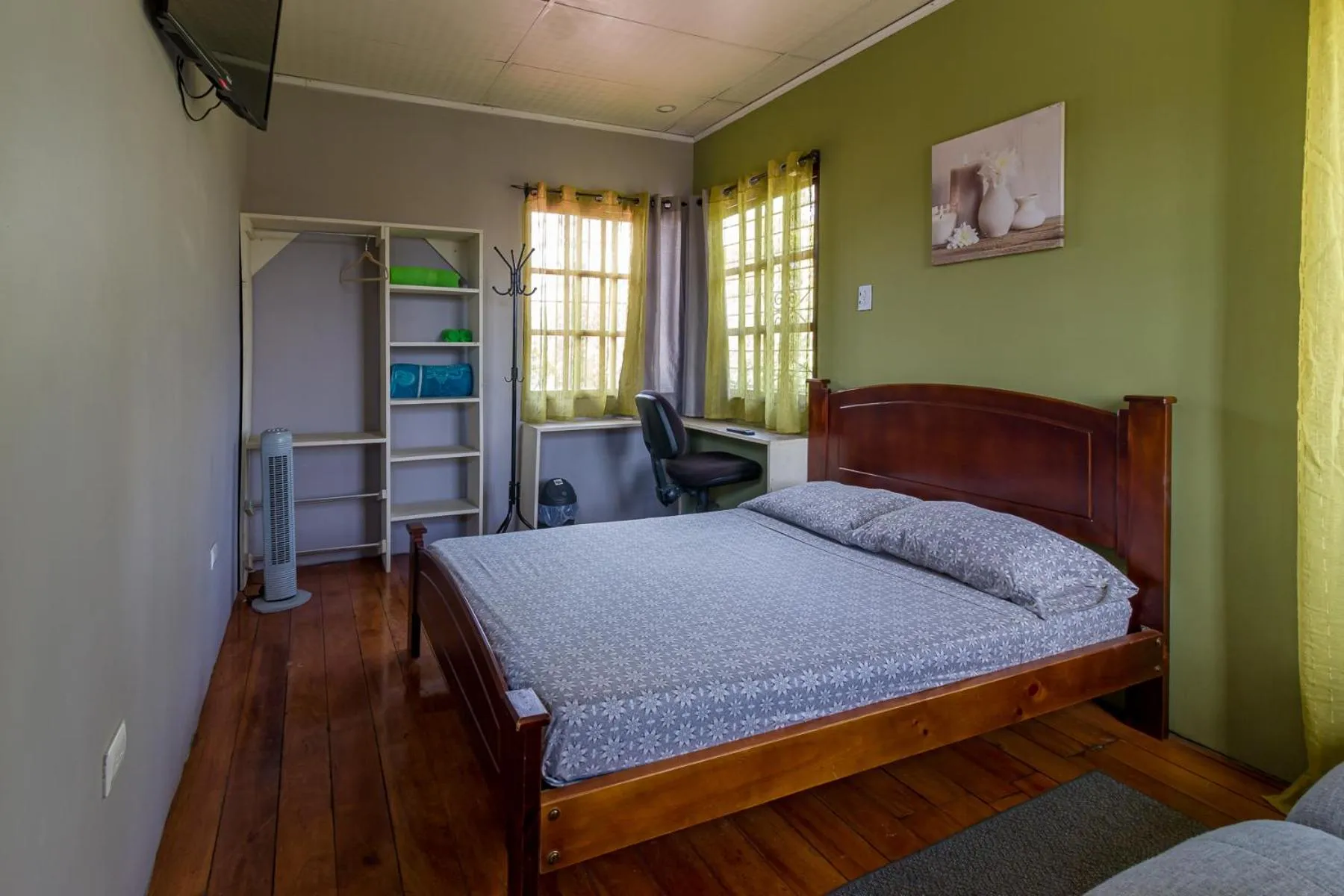 Photo of the whole room, Bed in Delcafetalcr