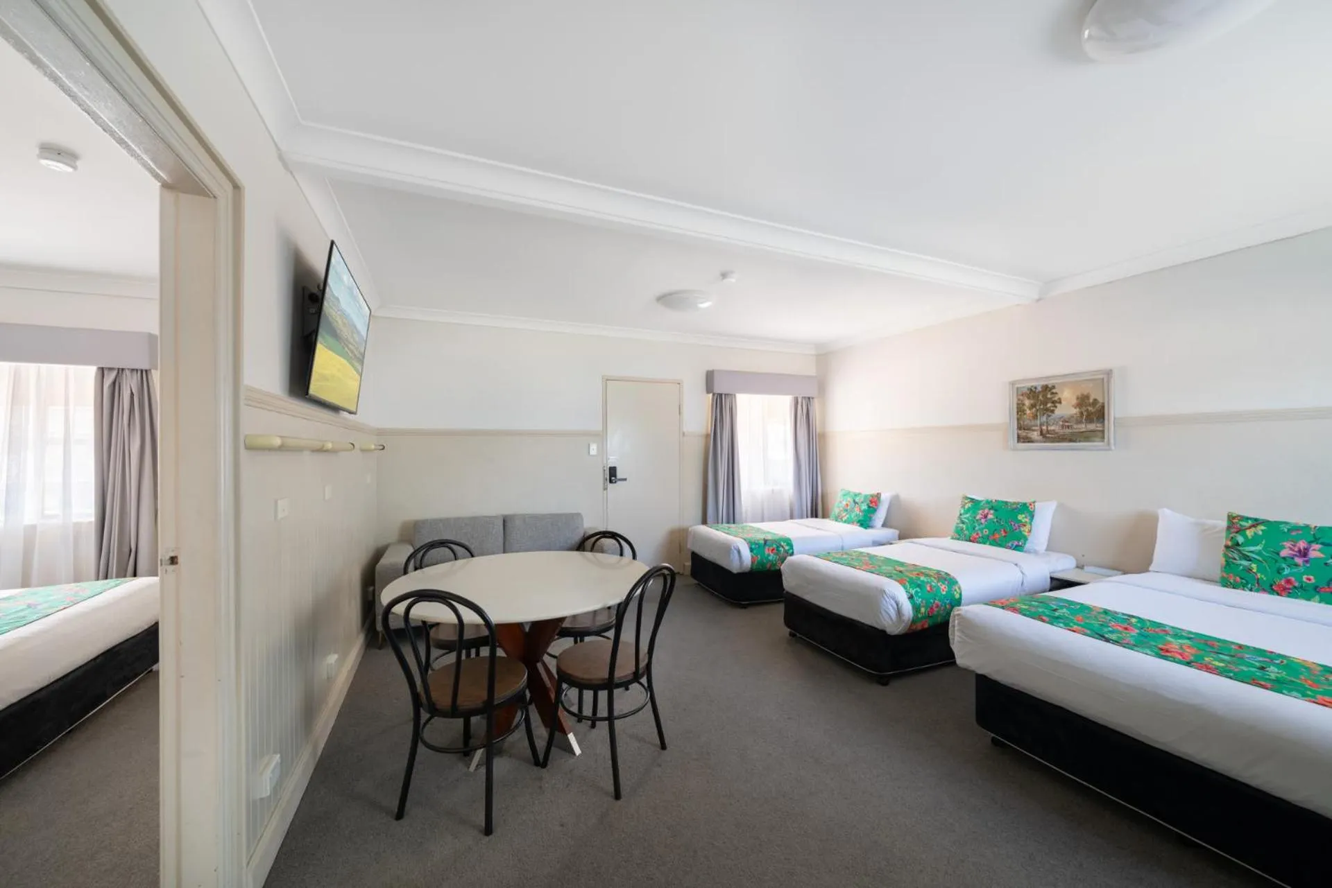 Bedroom, Bed in Ben Chifley Motor Inn