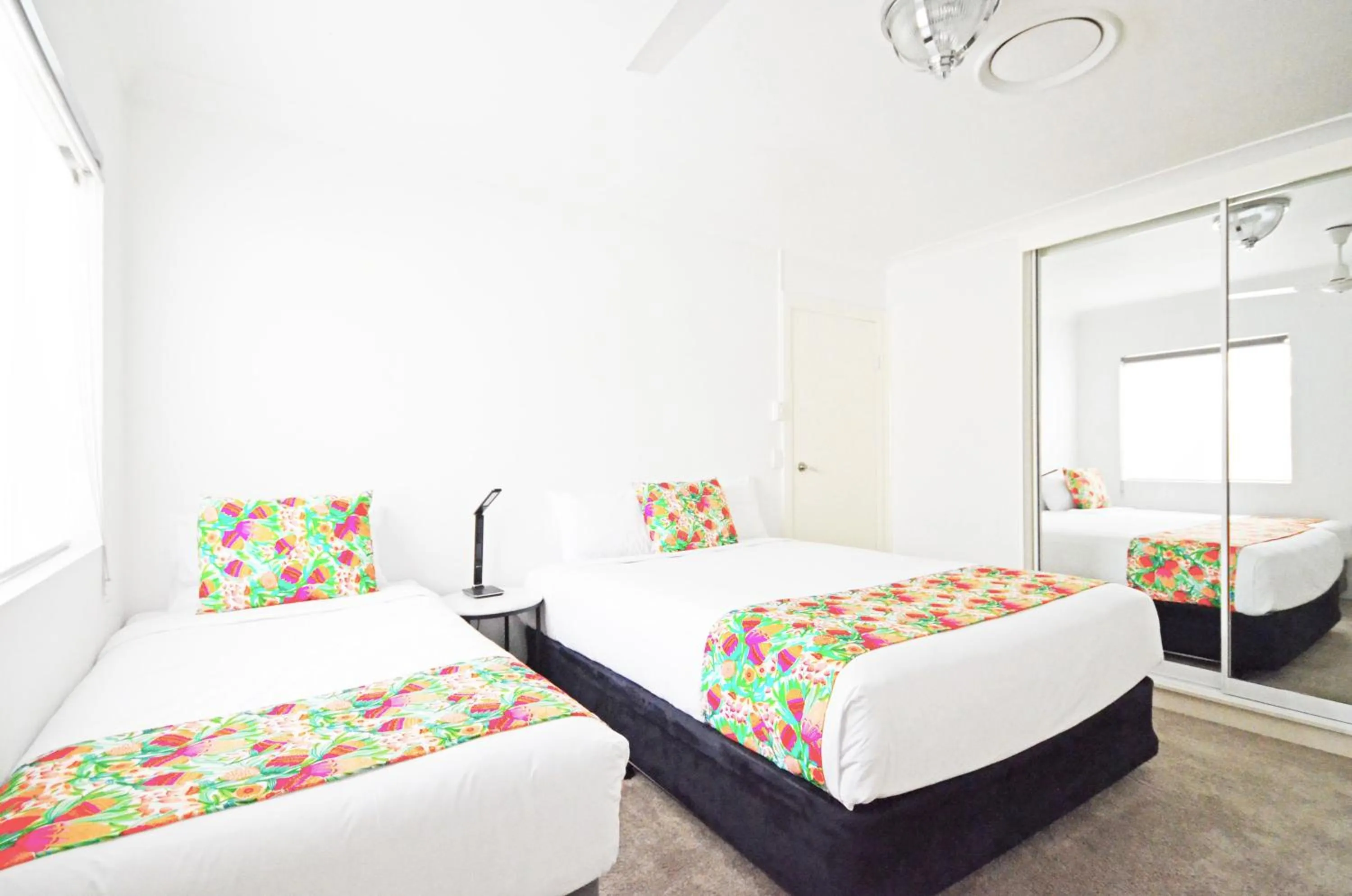 Bed in Ben Chifley Motor Inn