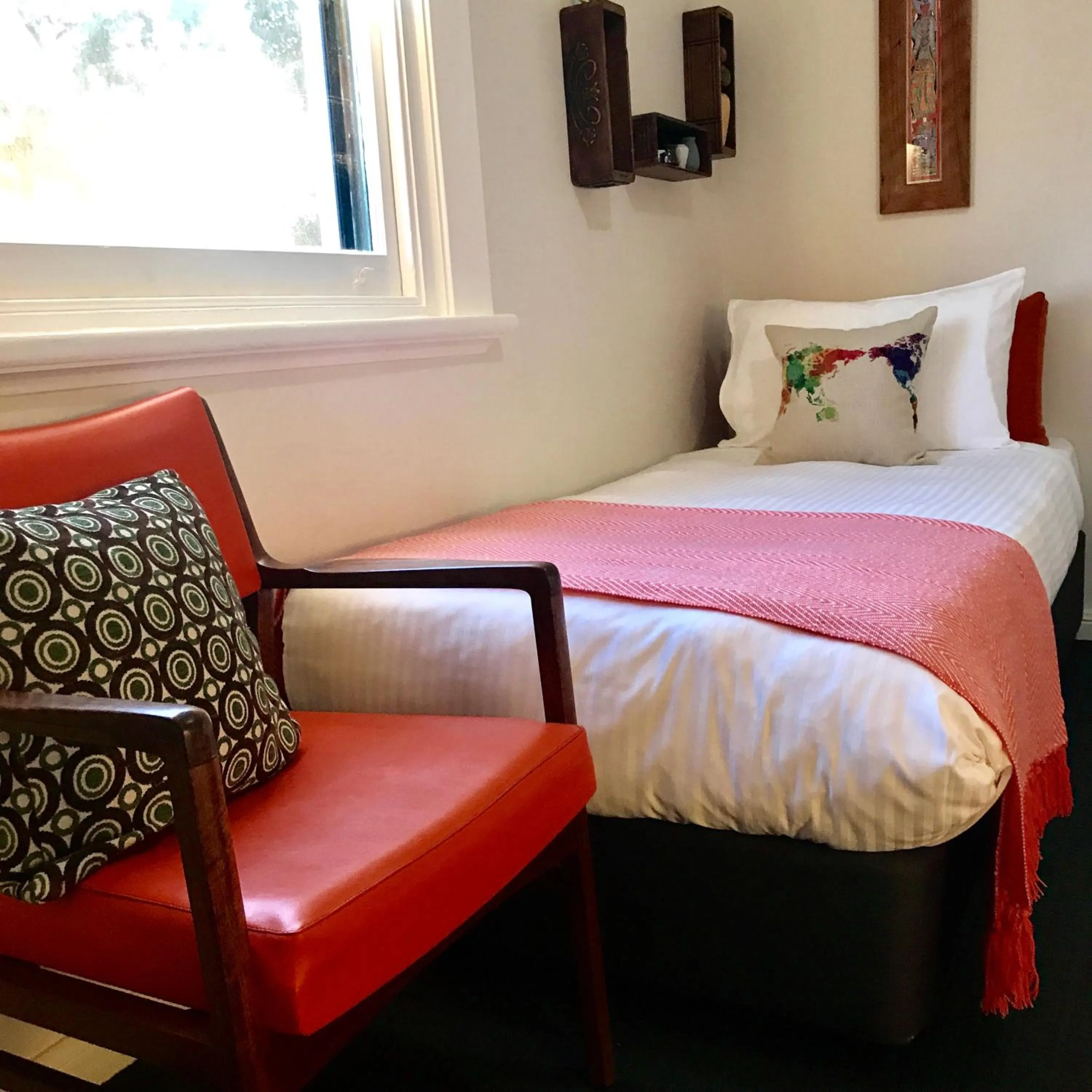 Shower, Bed in Vine Valley Inn